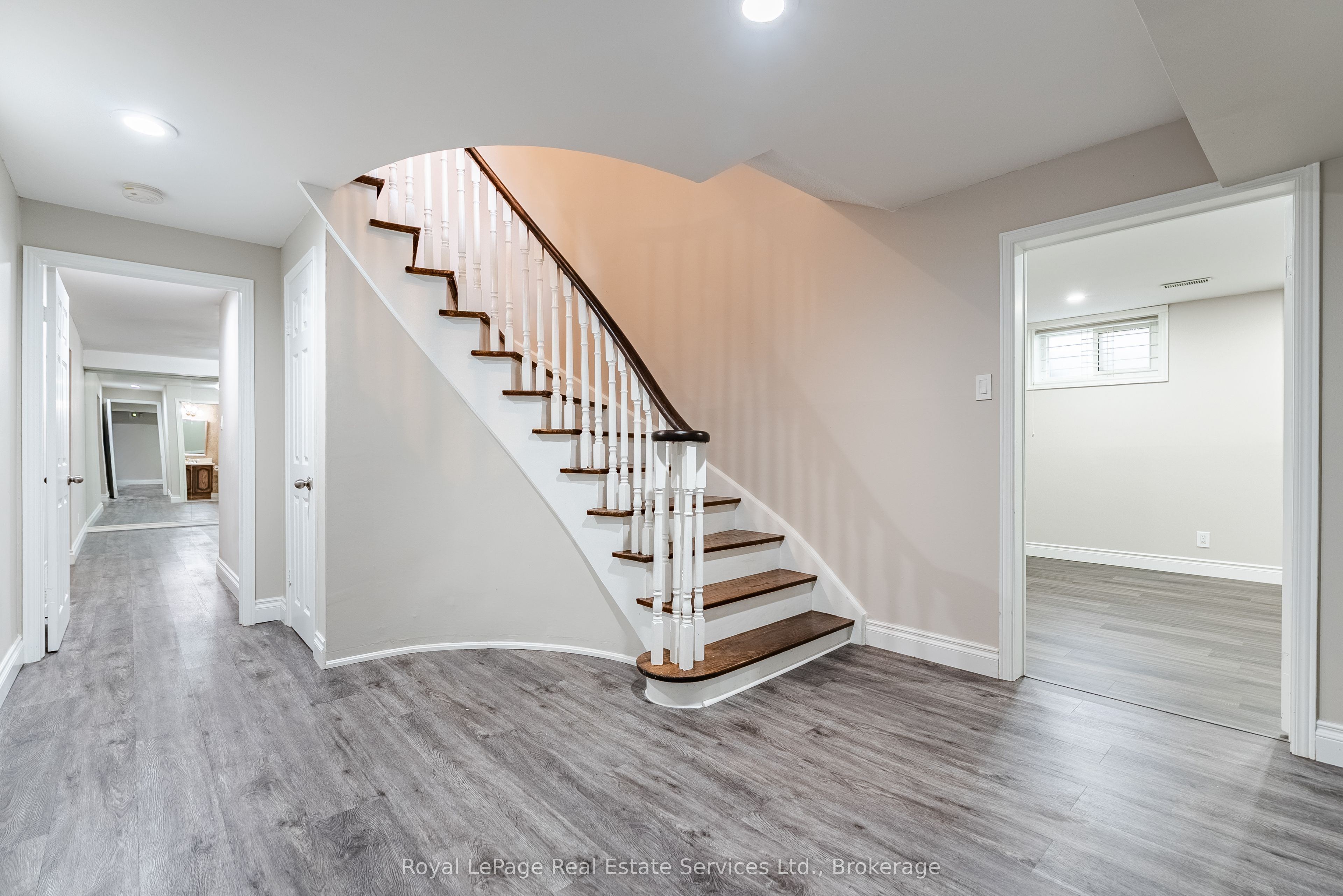 2082 Mississauga Road Property Photo 36
