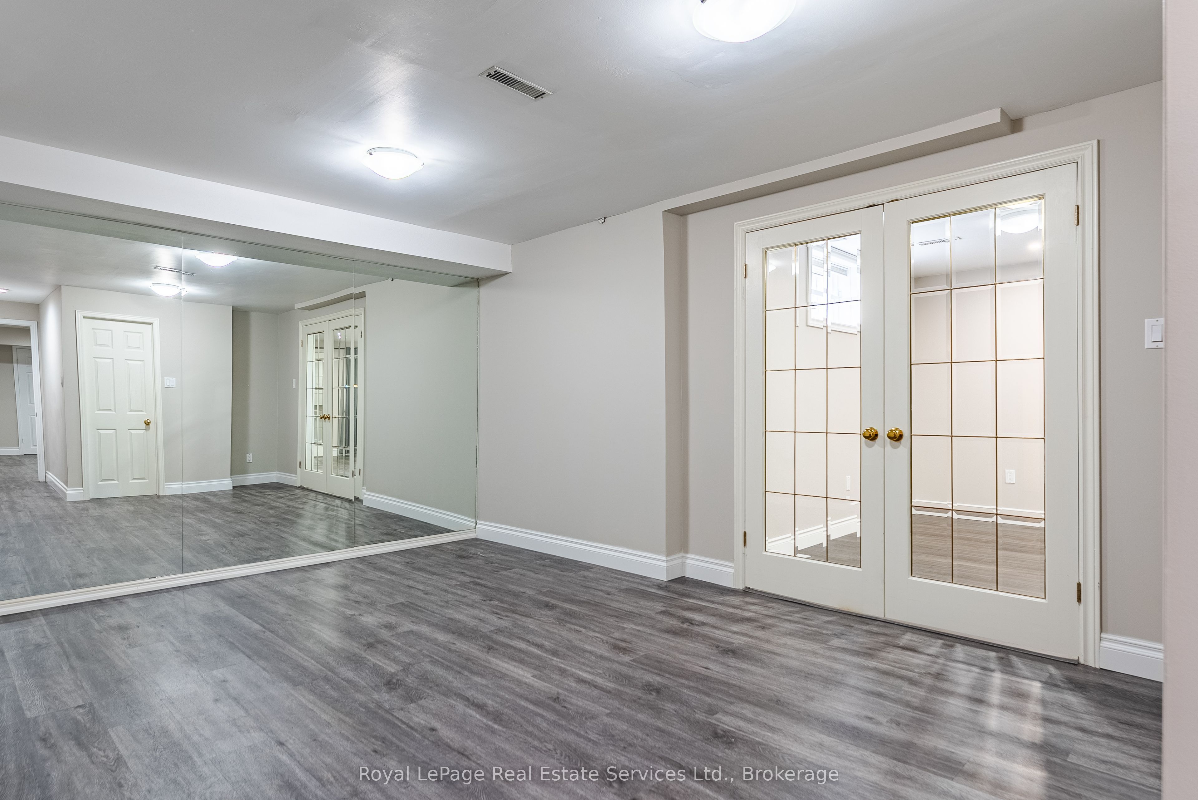 2082 Mississauga Road Property Photo 40