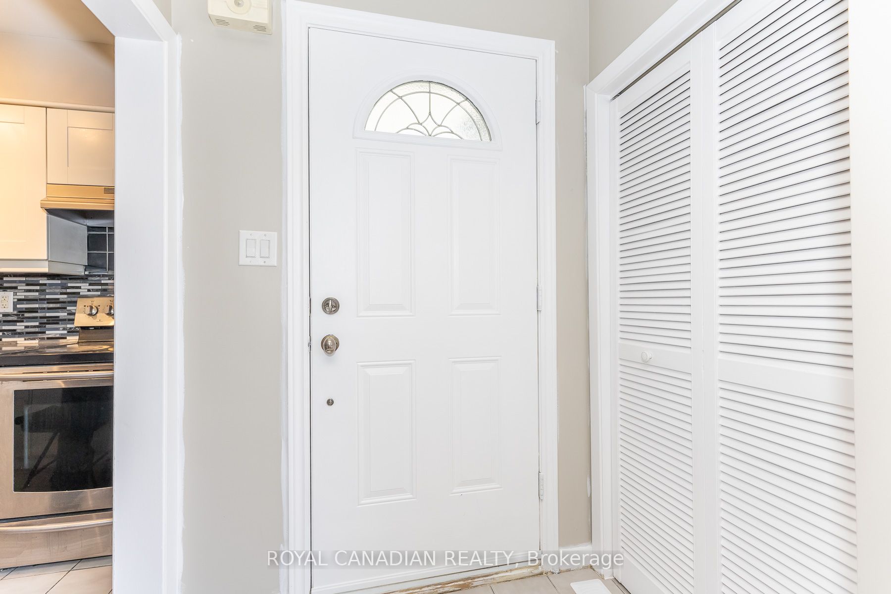 16 Gambello Crescent Property Photo 8