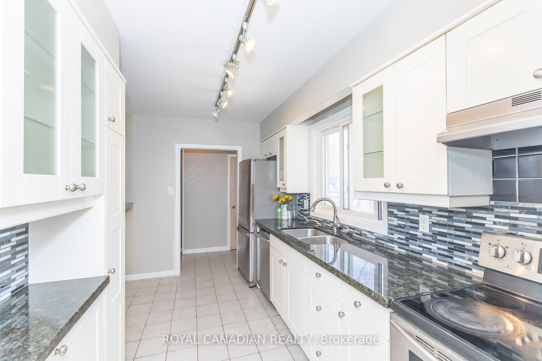 16 Gambello Crescent Property Photo 15