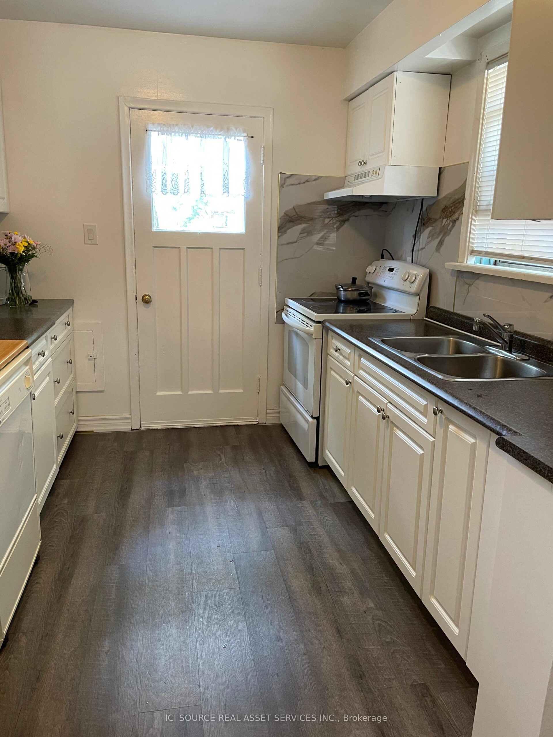 532 Appleby Line Property Photo 13