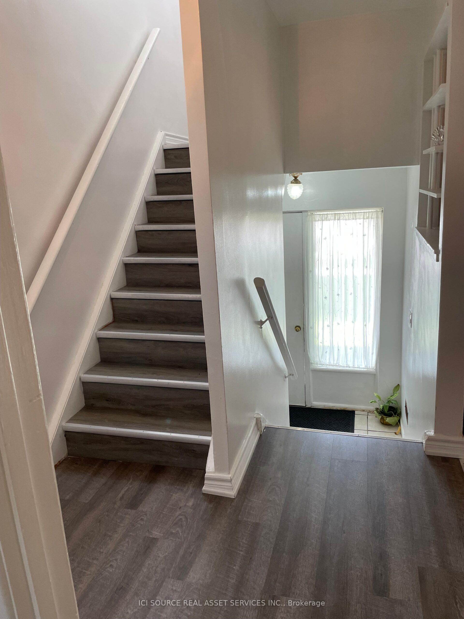 532 Appleby Line Property Photo 19