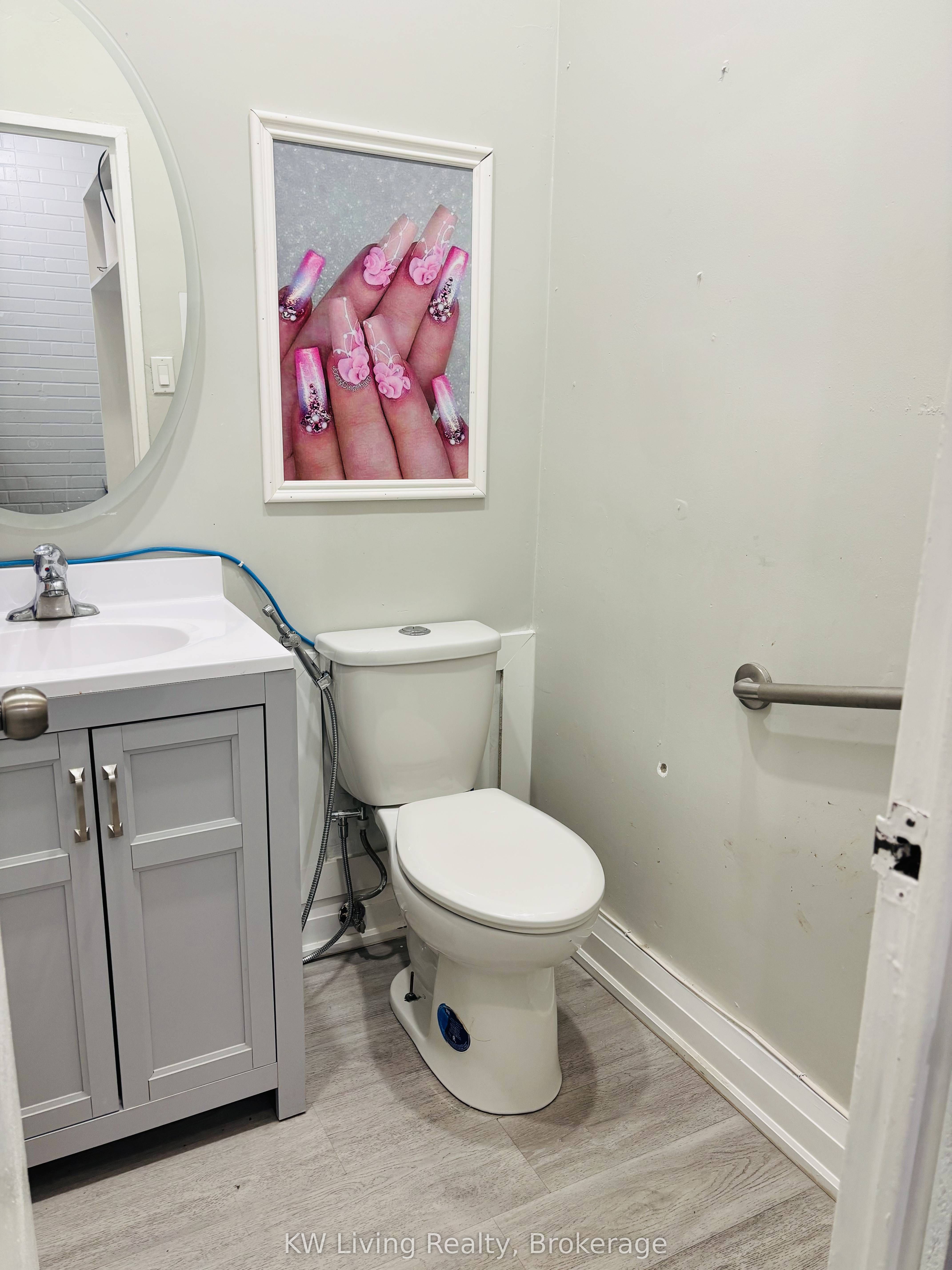 356a Lakeshore Road W Property Photo 9
