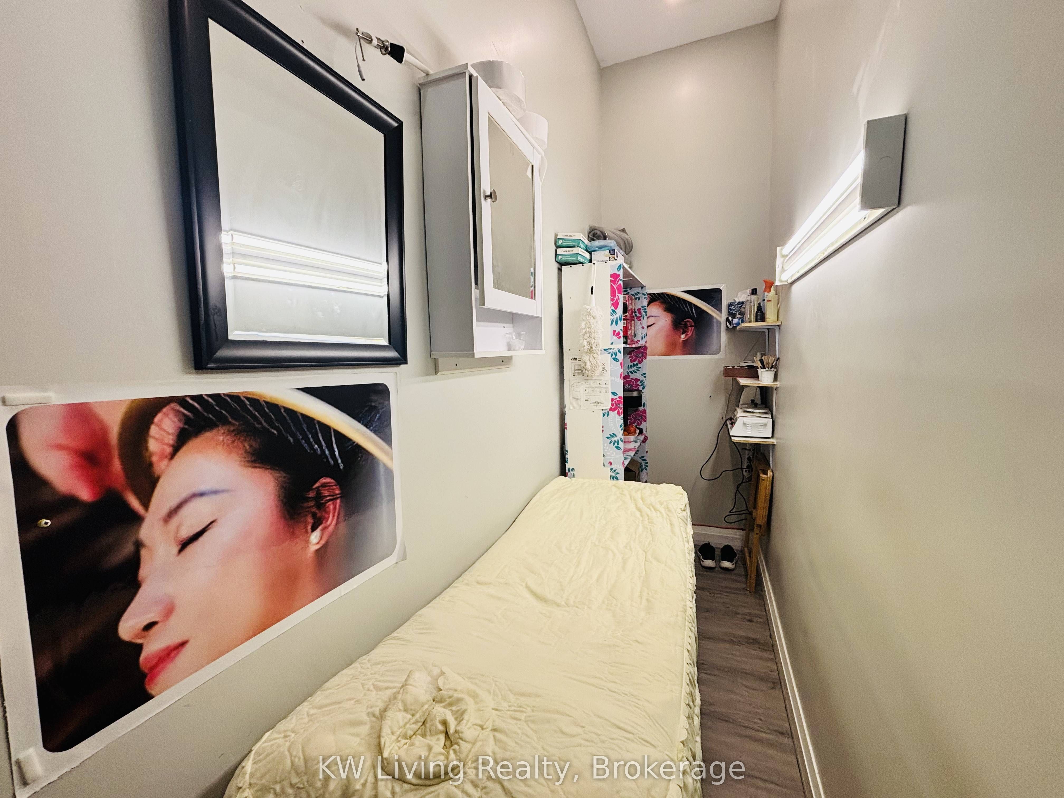 356a Lakeshore Road W Property Photo 10