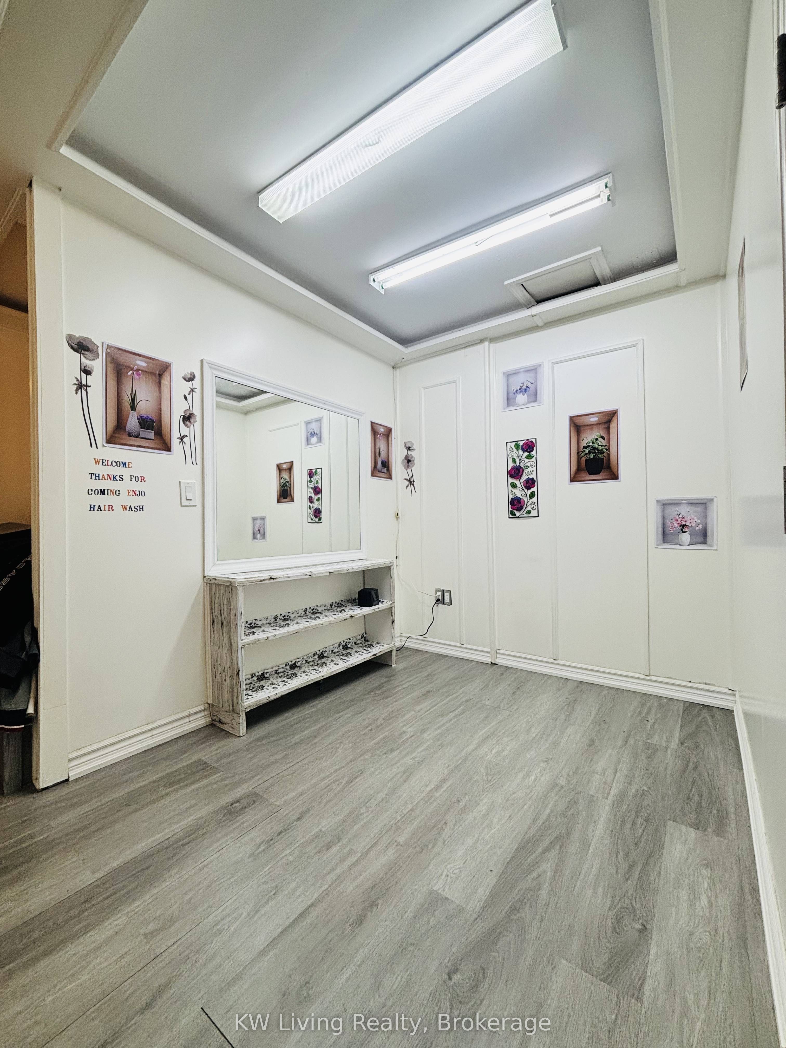 356a Lakeshore Road W Property Photo 16