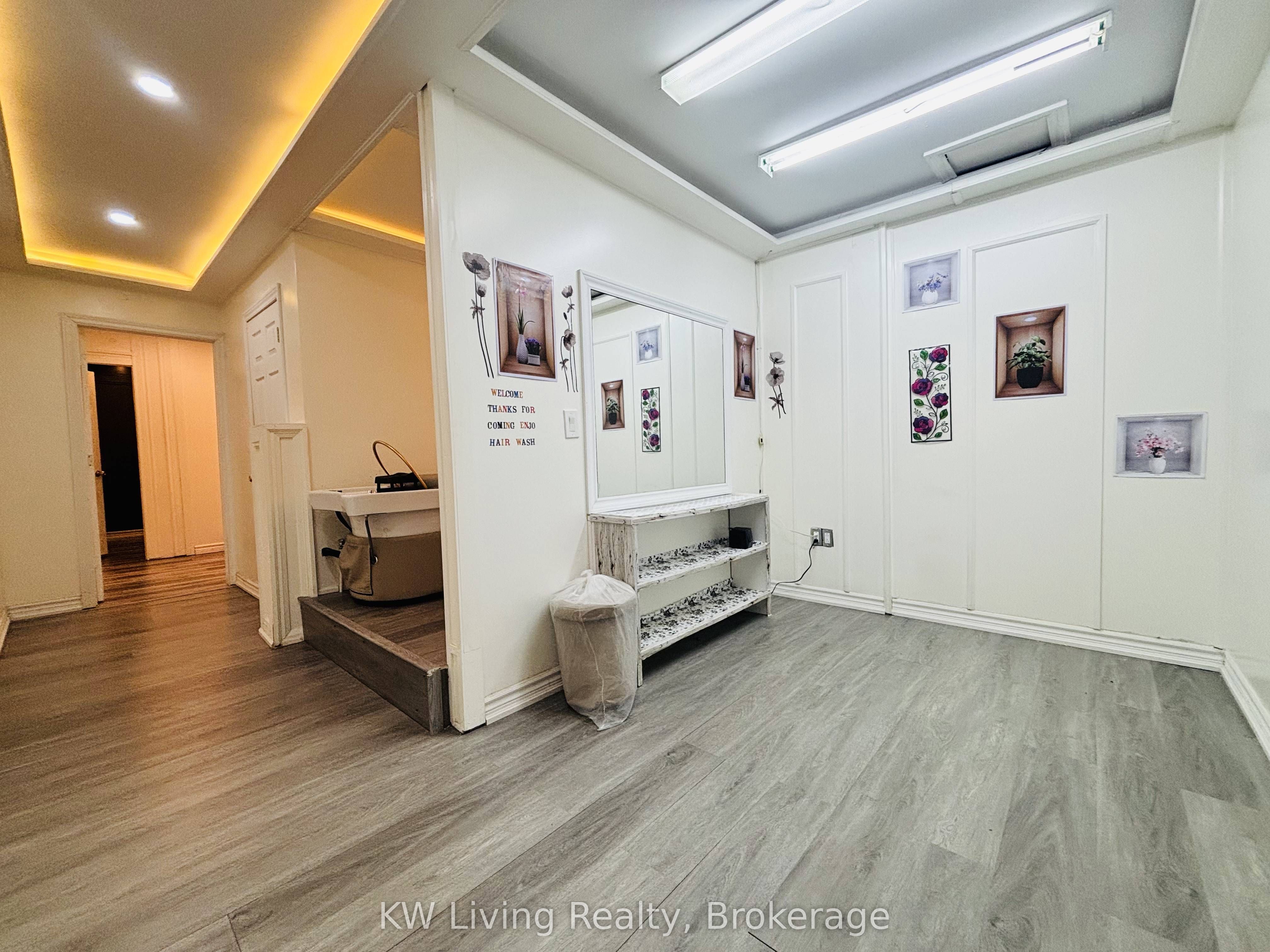 356a Lakeshore Road W Property Photo 17