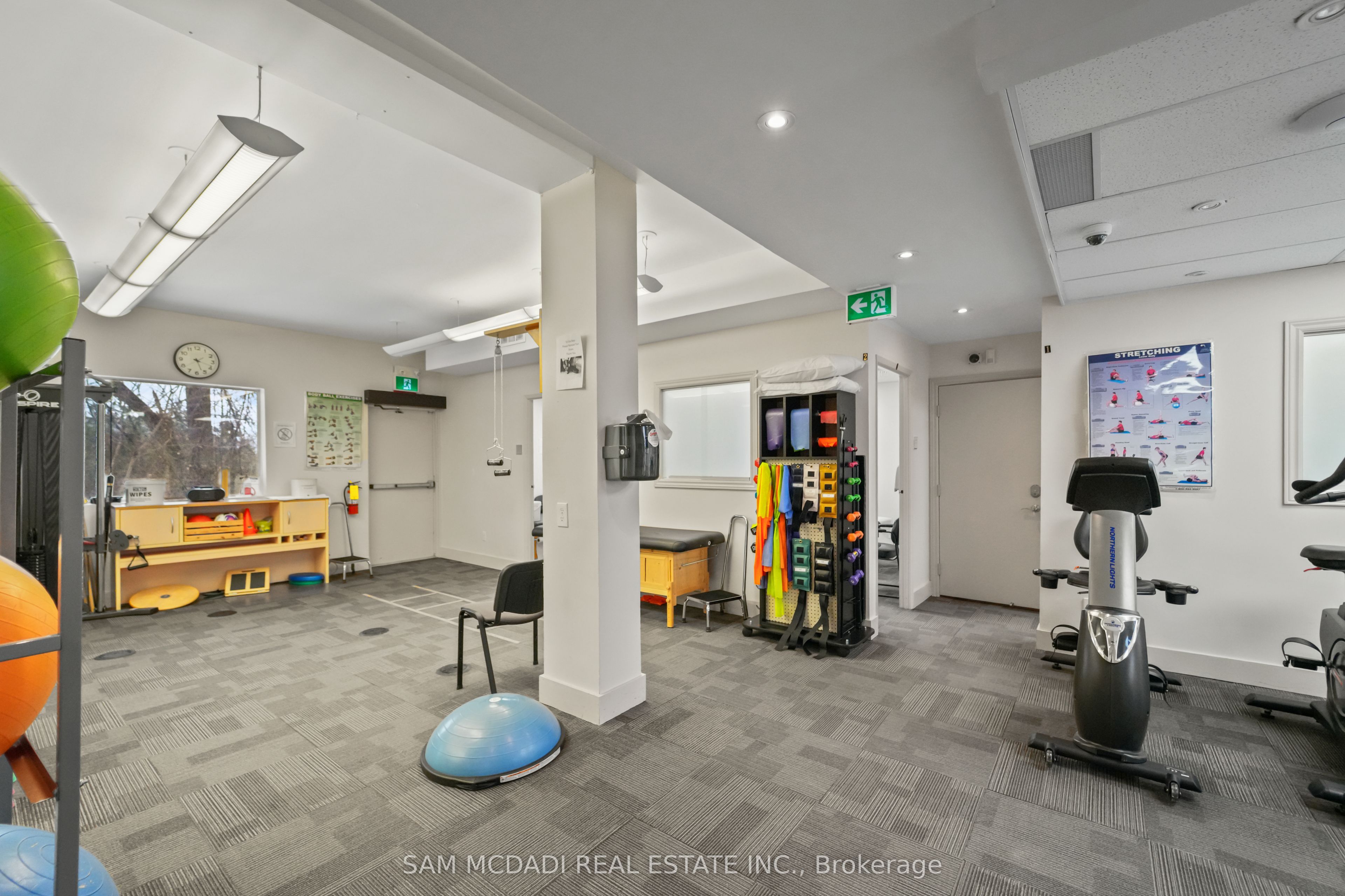 1645 Dundas Street W Property Photo 25