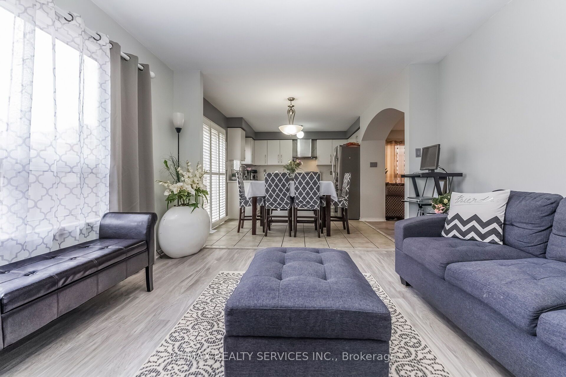359 Edenbrook Hill Drive Property Photo 14