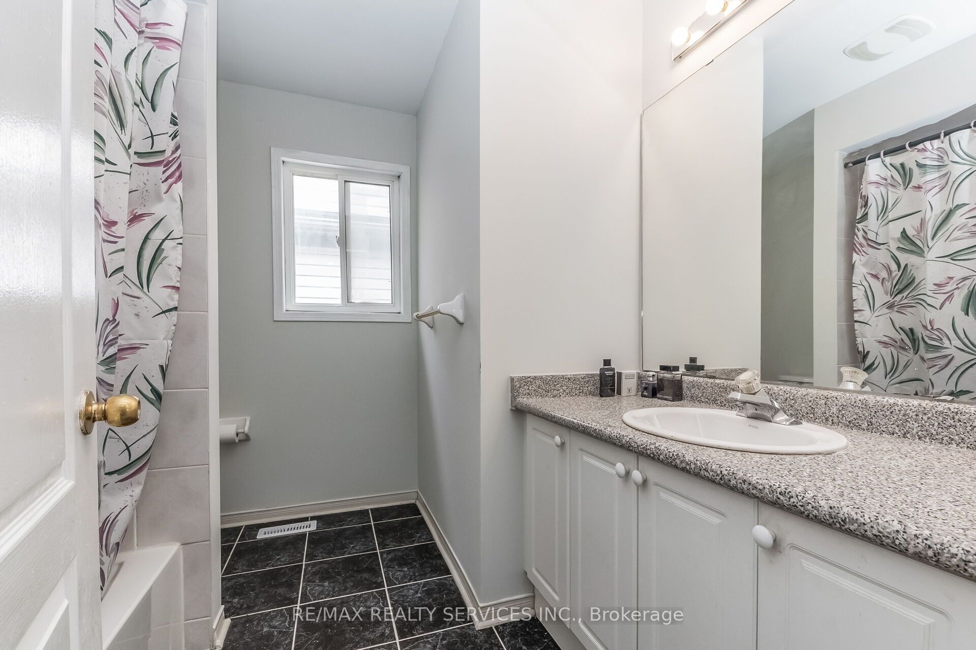 359 Edenbrook Hill Drive Property Photo 27