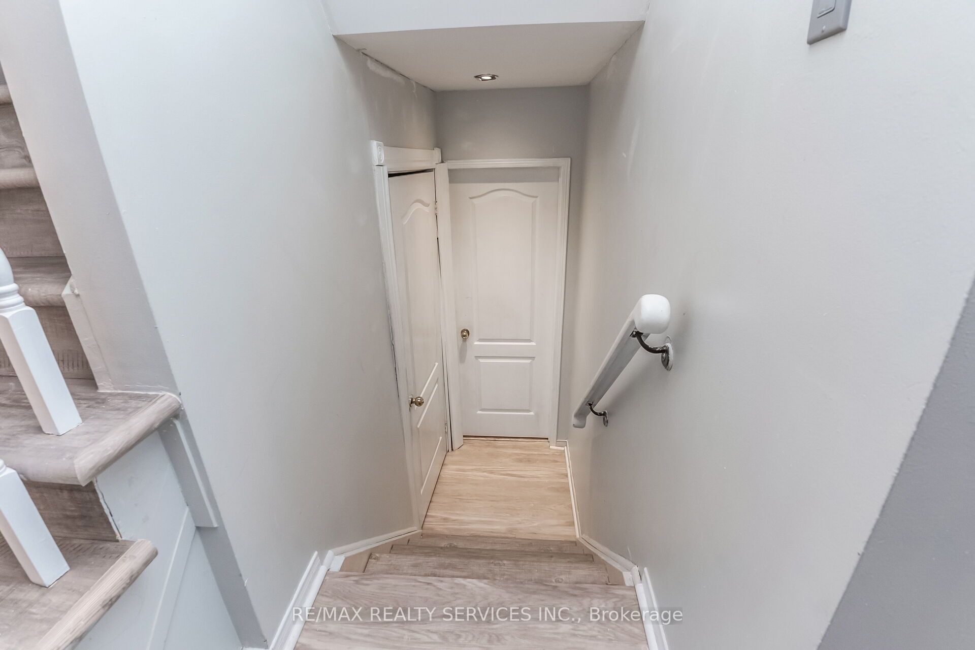359 Edenbrook Hill Drive Property Photo 28