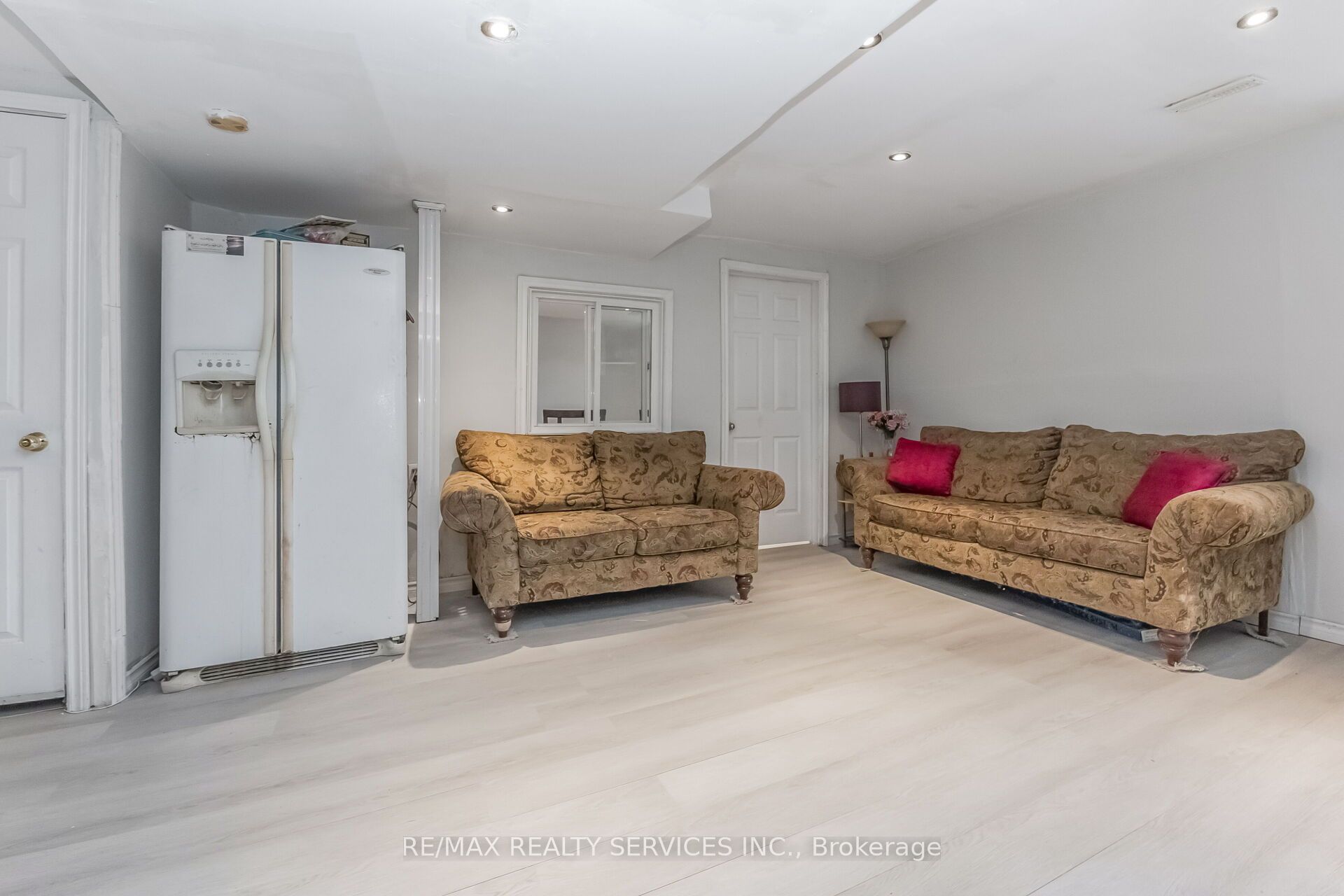 359 Edenbrook Hill Drive Property Photo 29