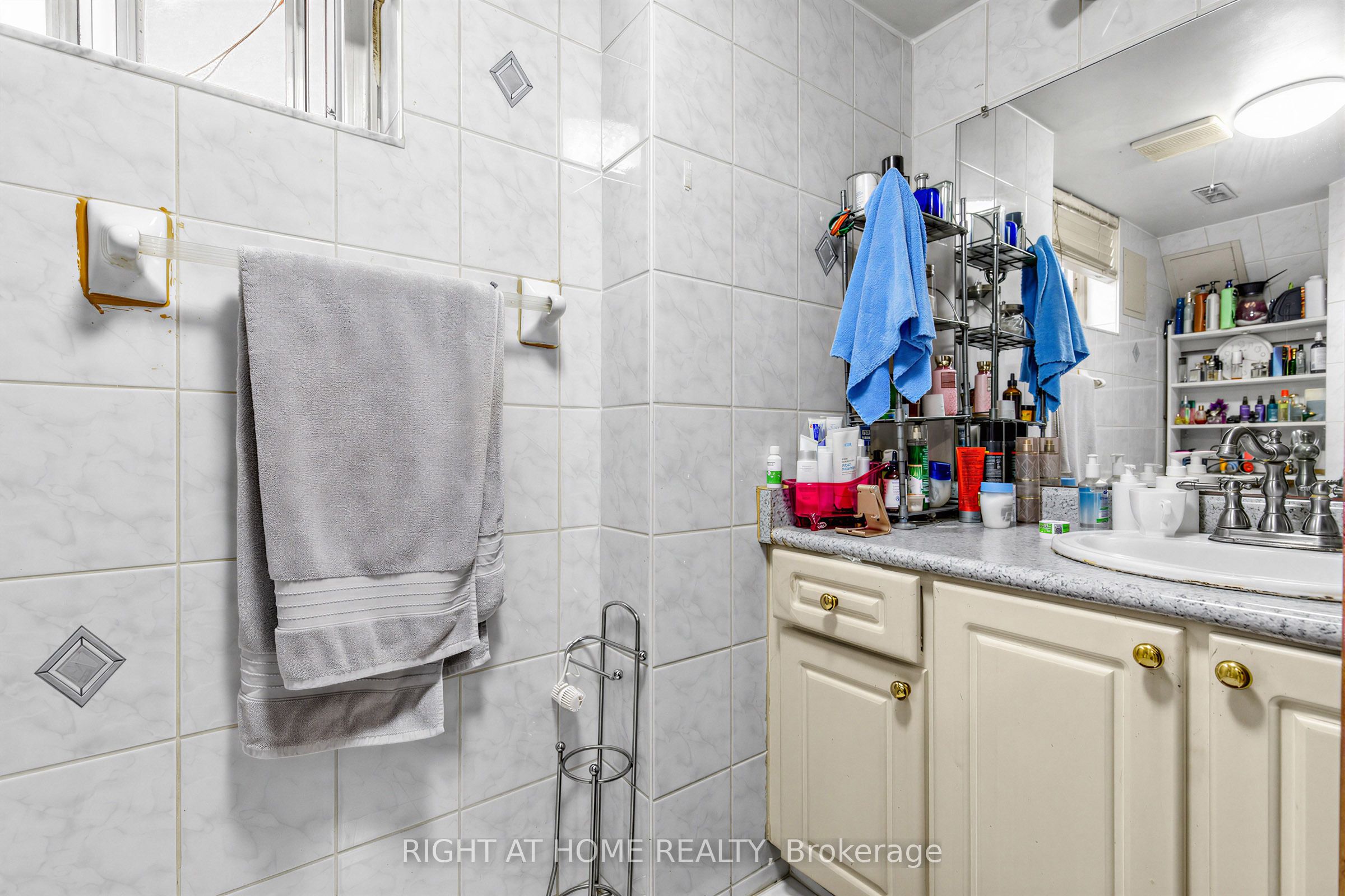 5 Thwaite Avenue Property Photo 31
