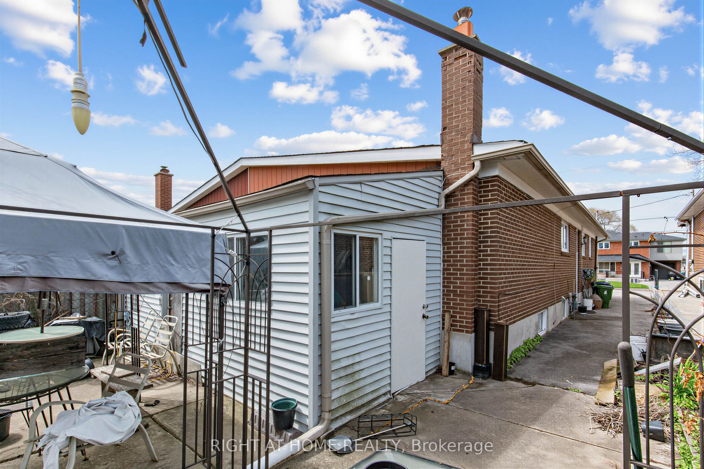 5 Thwaite Avenue Property Photo 34