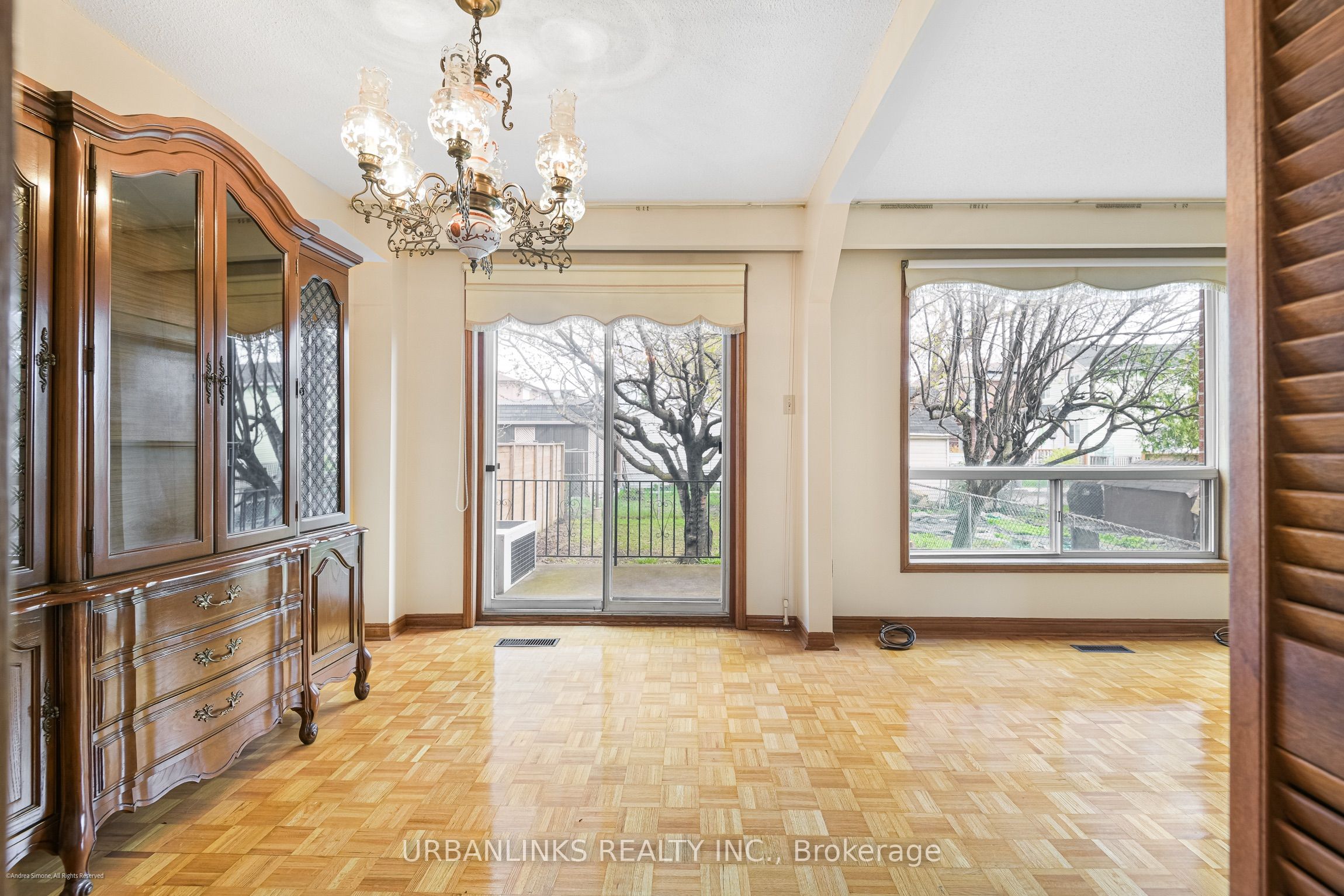 78 Evans Avenue Property Photo 8