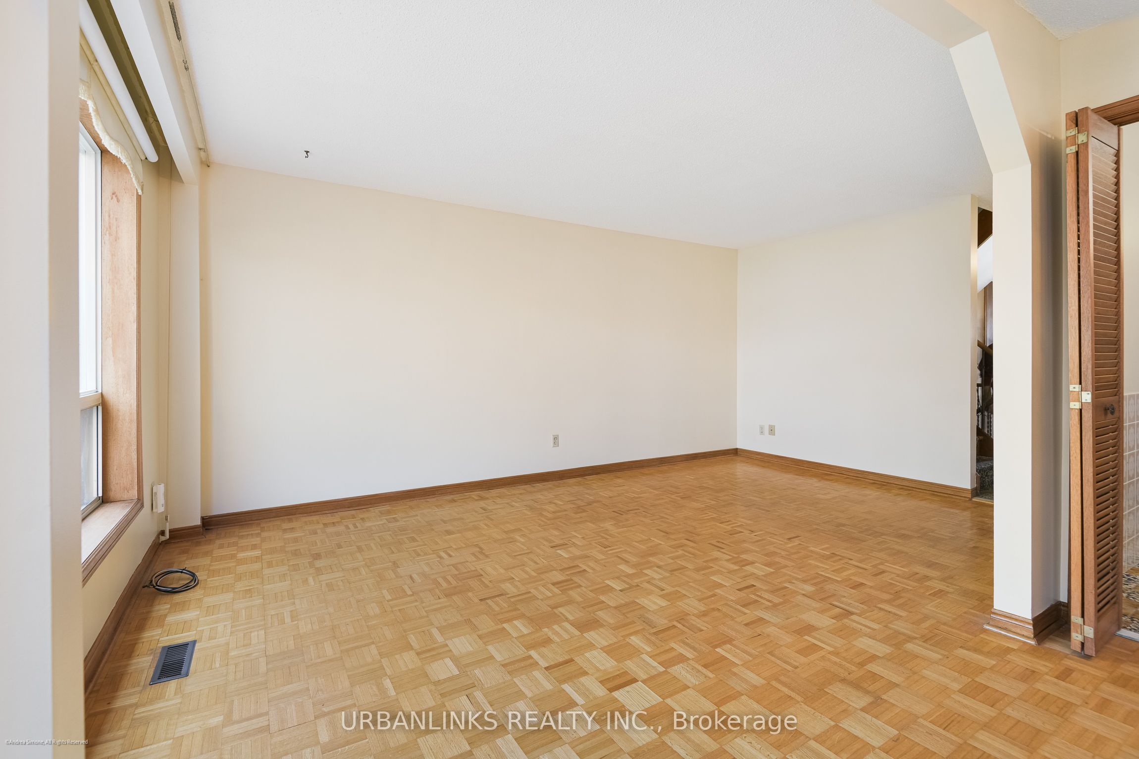 78 Evans Avenue Property Photo 11