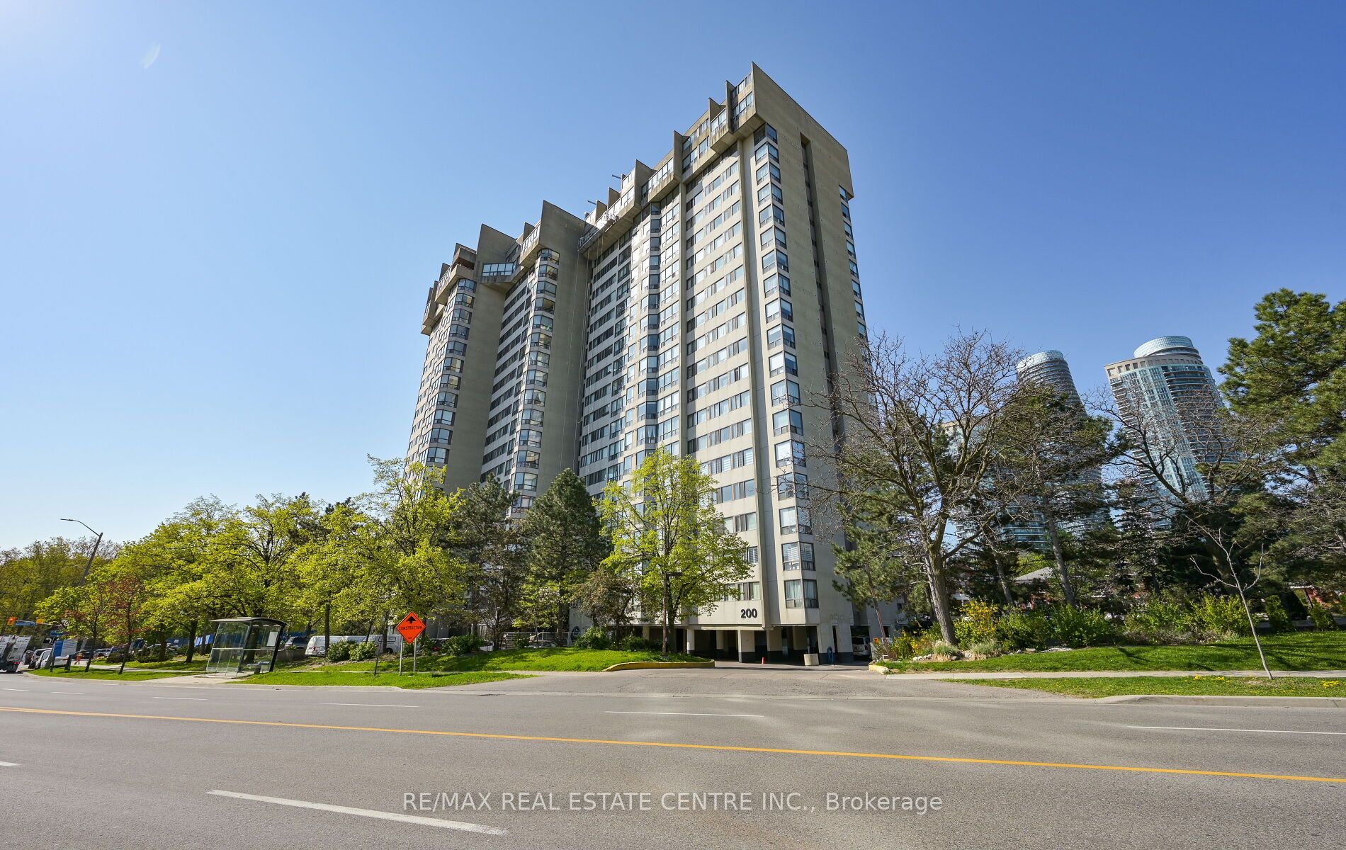 200 Robert Speck Parkway 2006 Property Photo 2