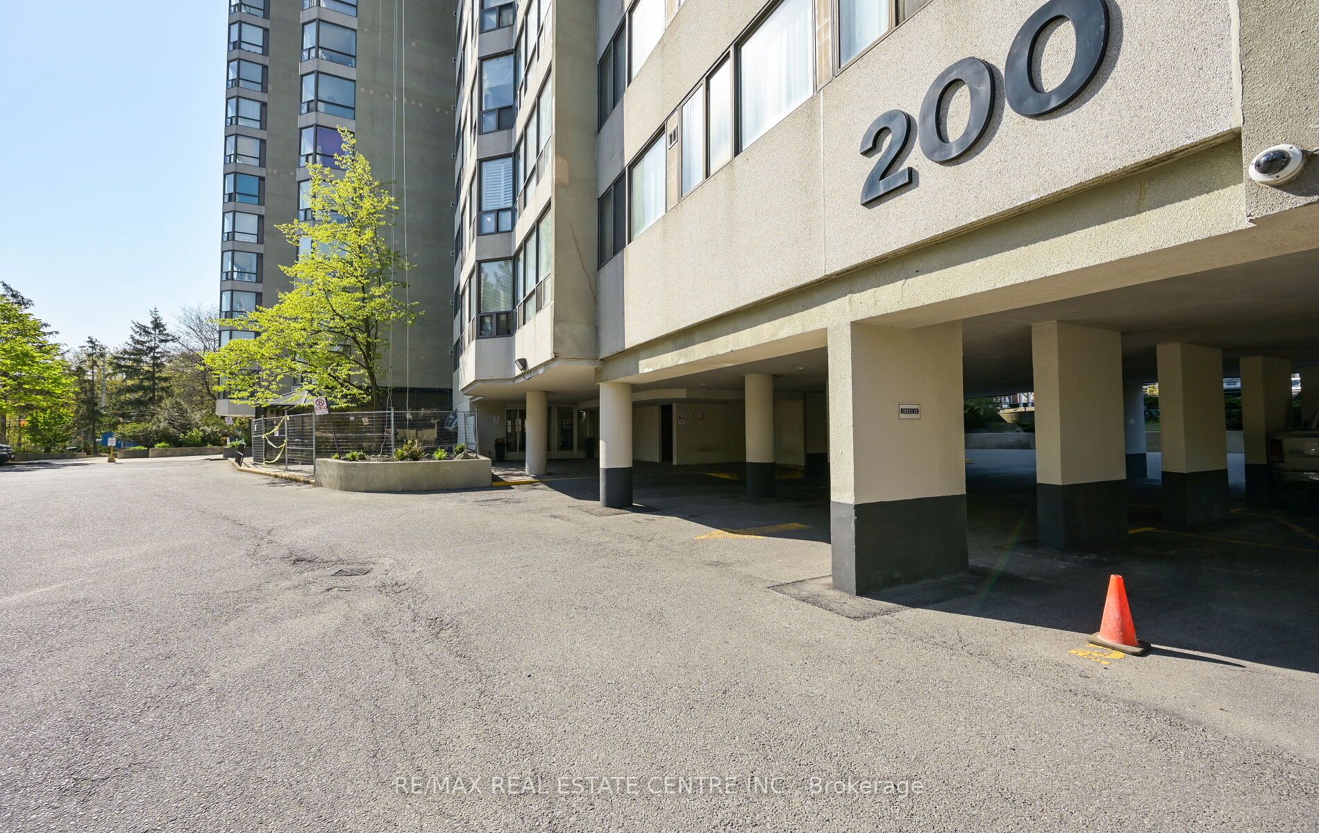 200 Robert Speck Parkway 2006 Property Photo 4