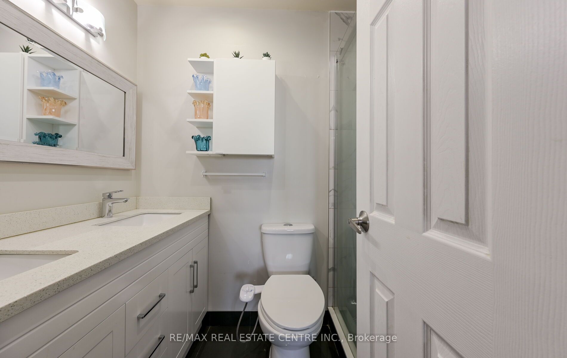 200 Robert Speck Parkway 2006 Property Photo 23