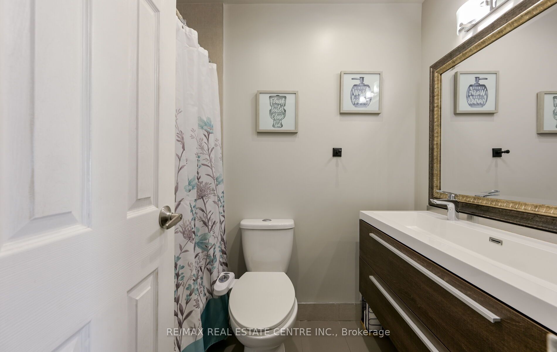 200 Robert Speck Parkway 2006 Property Photo 29