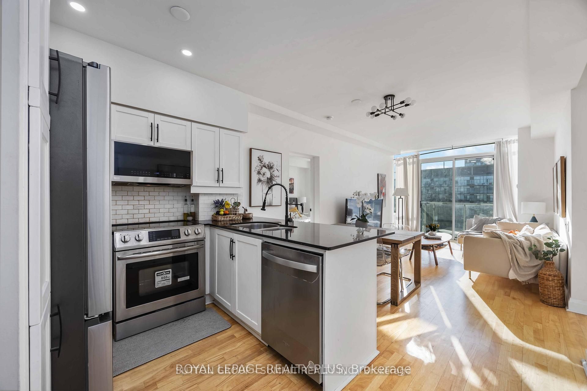 15 Windermere Avenue Ph01 Property Photo 2