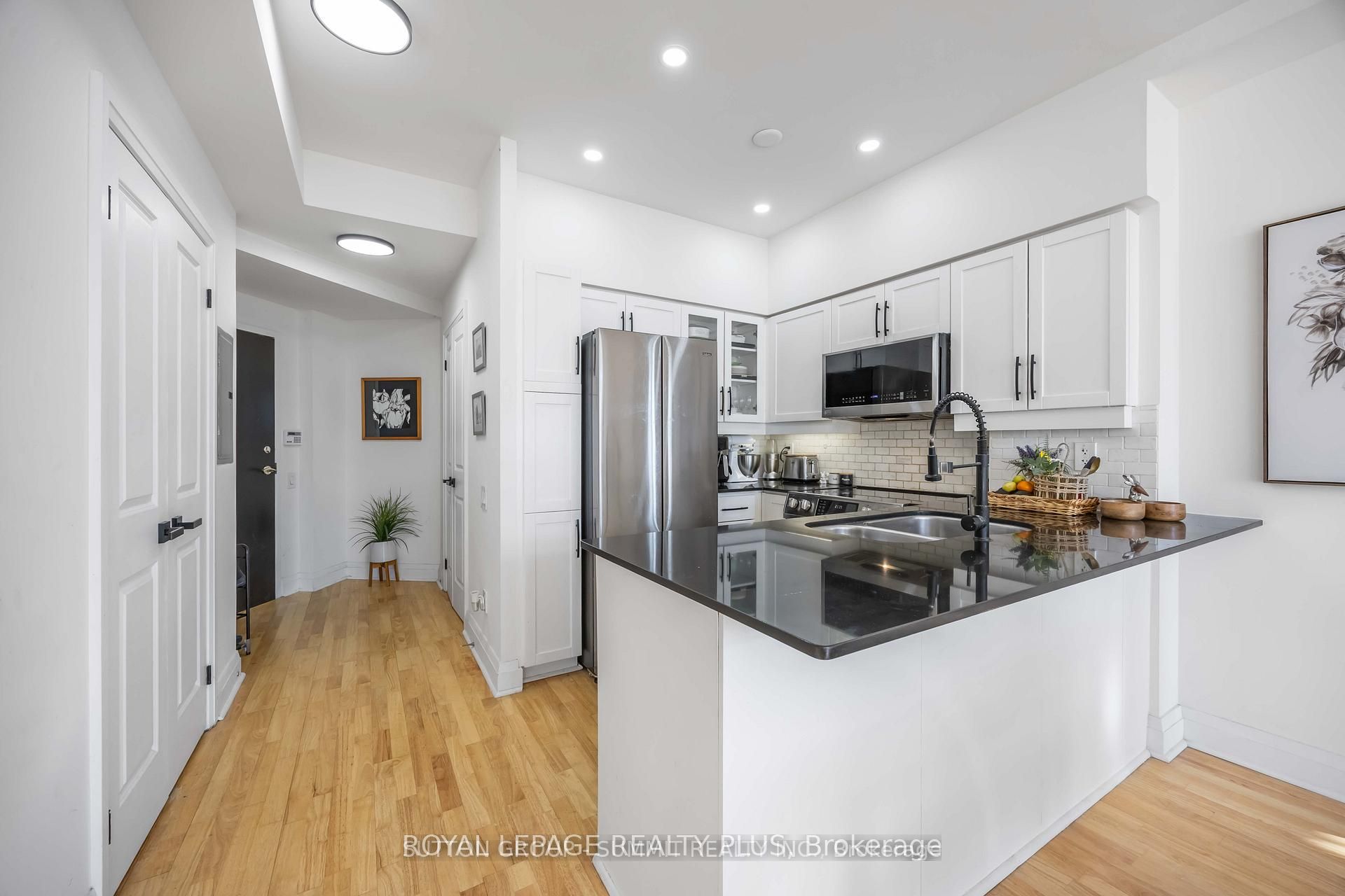 15 Windermere Avenue Ph01 Property Photo 6