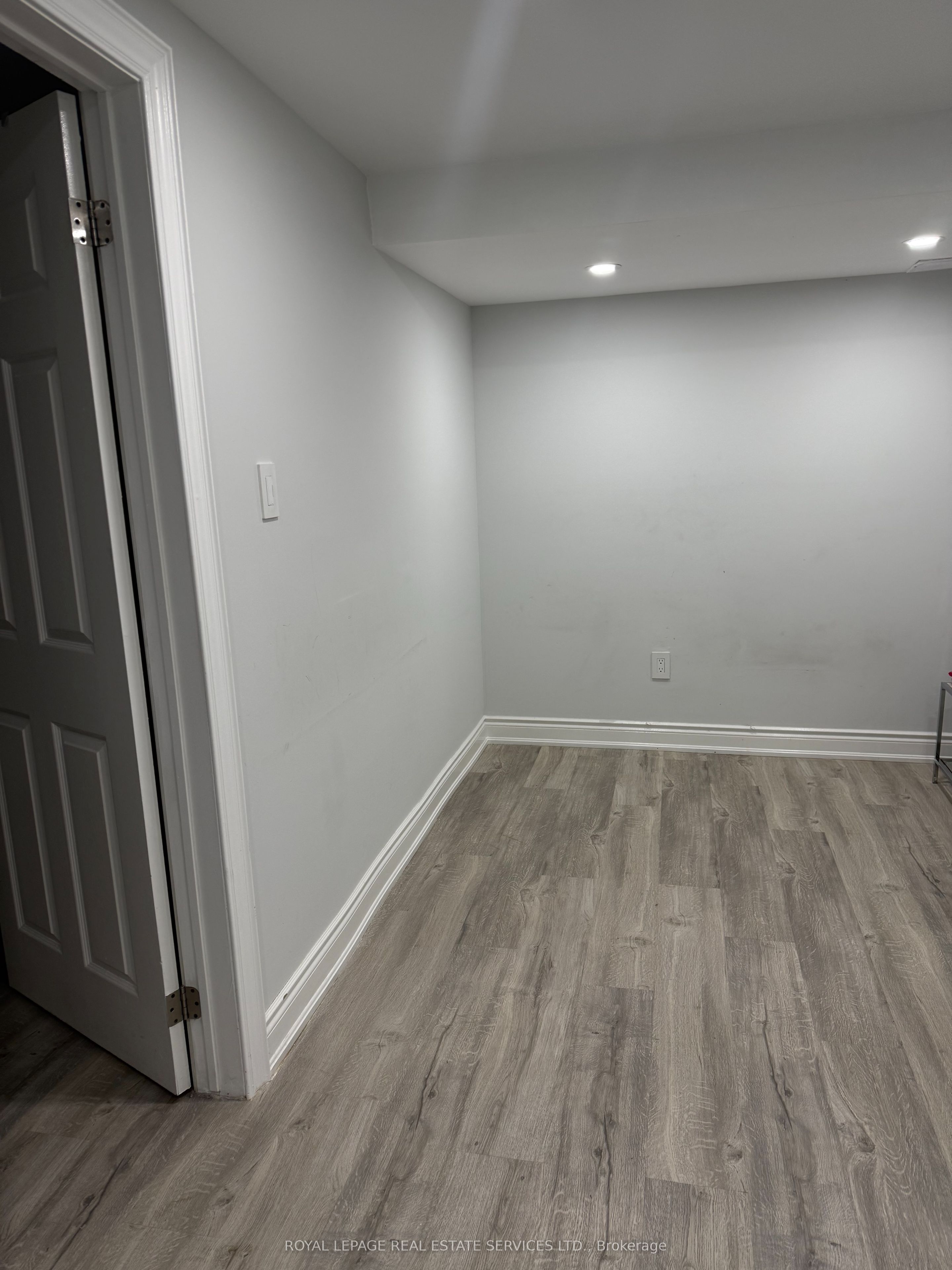 858 Khan Crescent Bsmt Property Photo 3