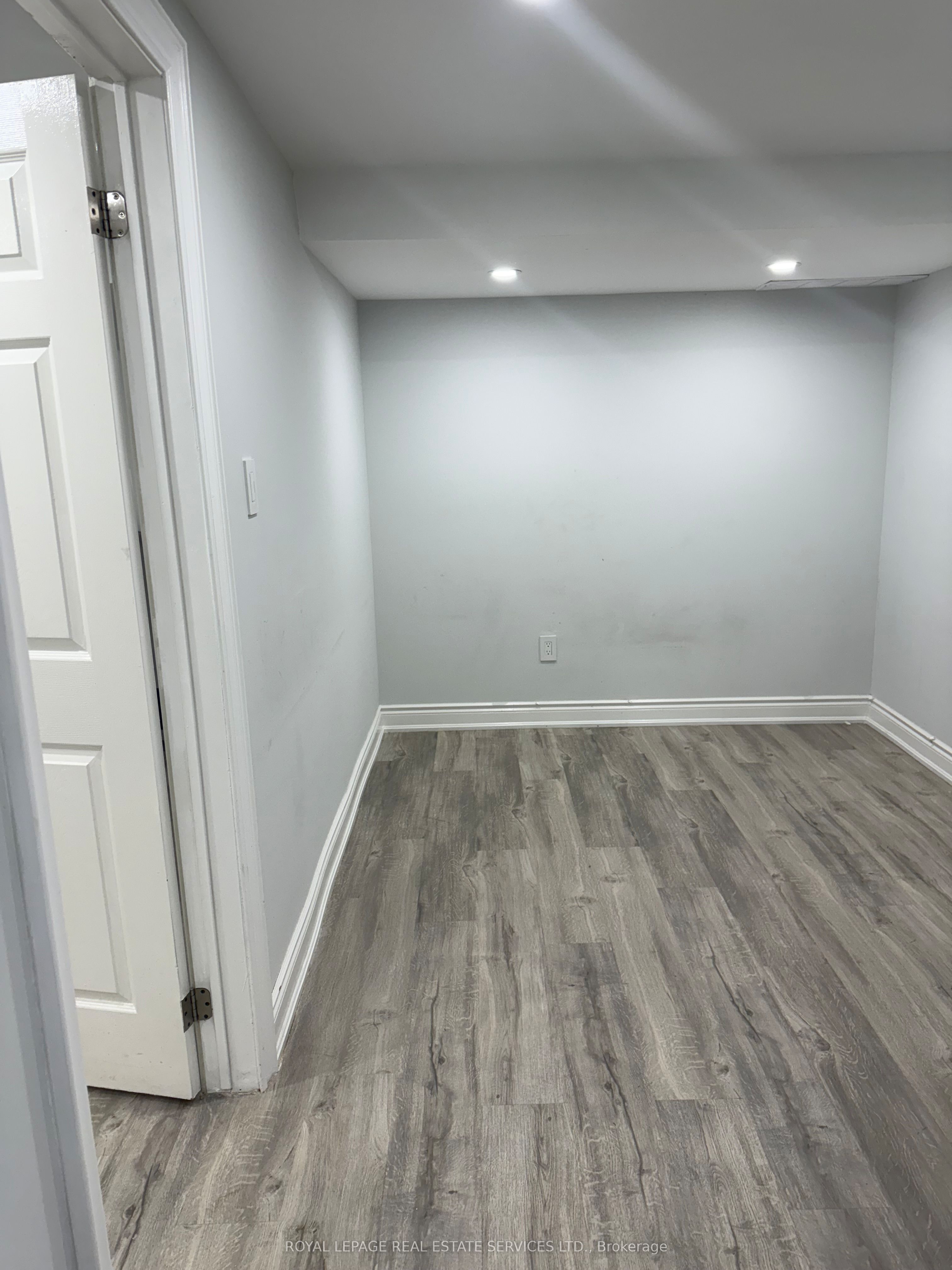 858 Khan Crescent Bsmt Property Photo 7