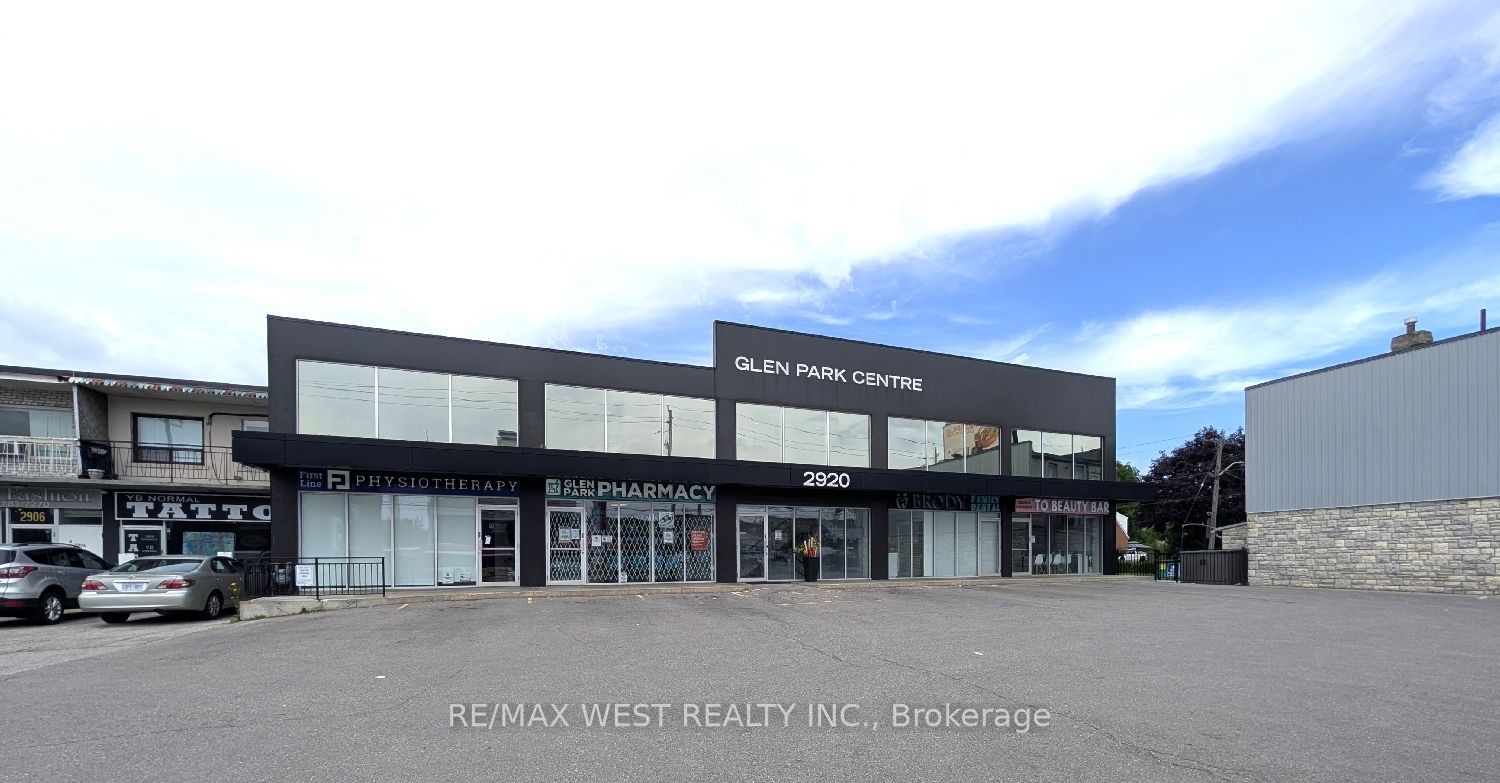 2920 Dufferin Street Ll2 Property Photo 1