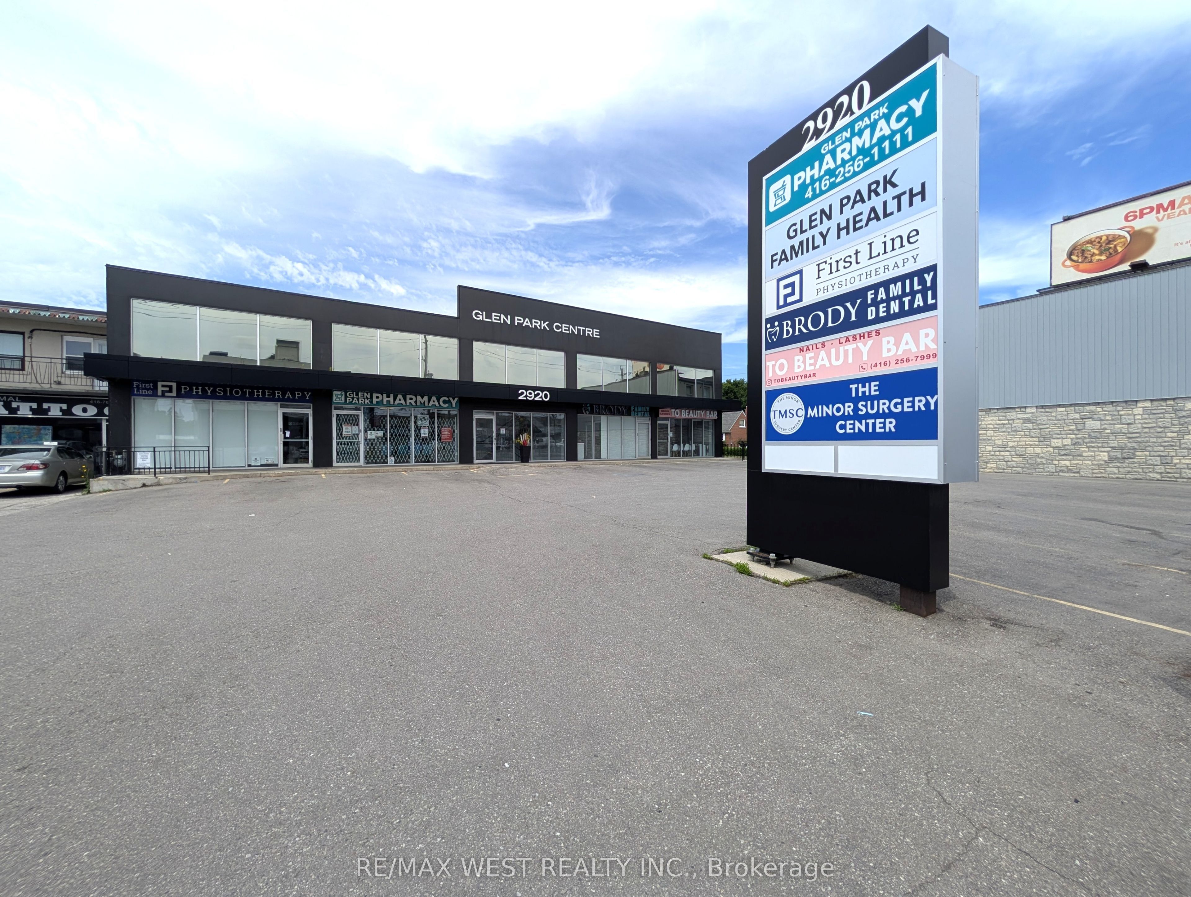 2920 Dufferin Street Ll2 Property Photo 2