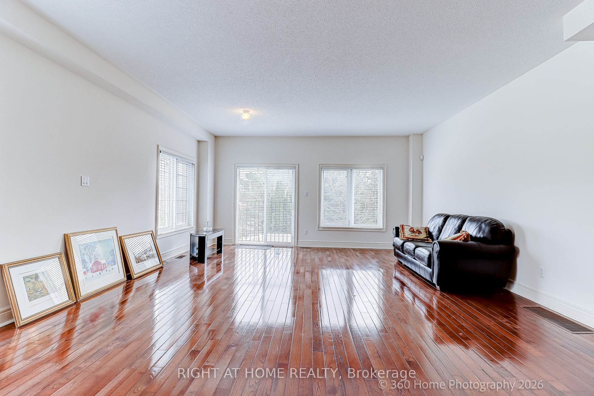 1130 Cawthra Road 2 Property Photo 2