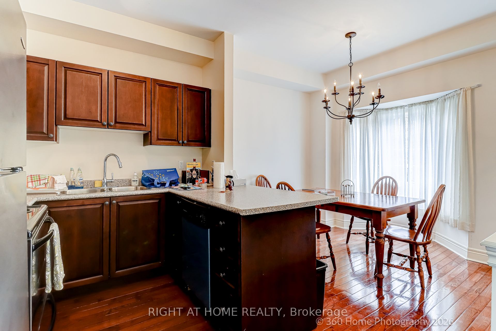 1130 Cawthra Road 2 Property Photo 5