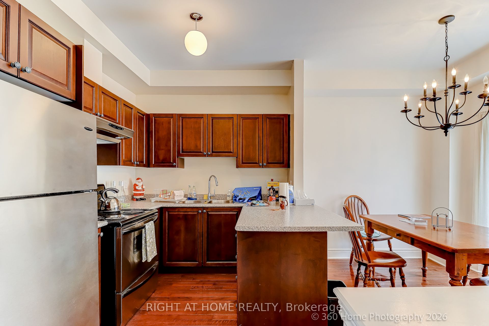 1130 Cawthra Road 2 Property Photo 9