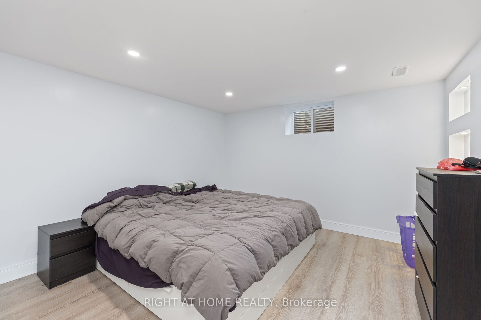 346 Walkers Line Basement Property Photo 20