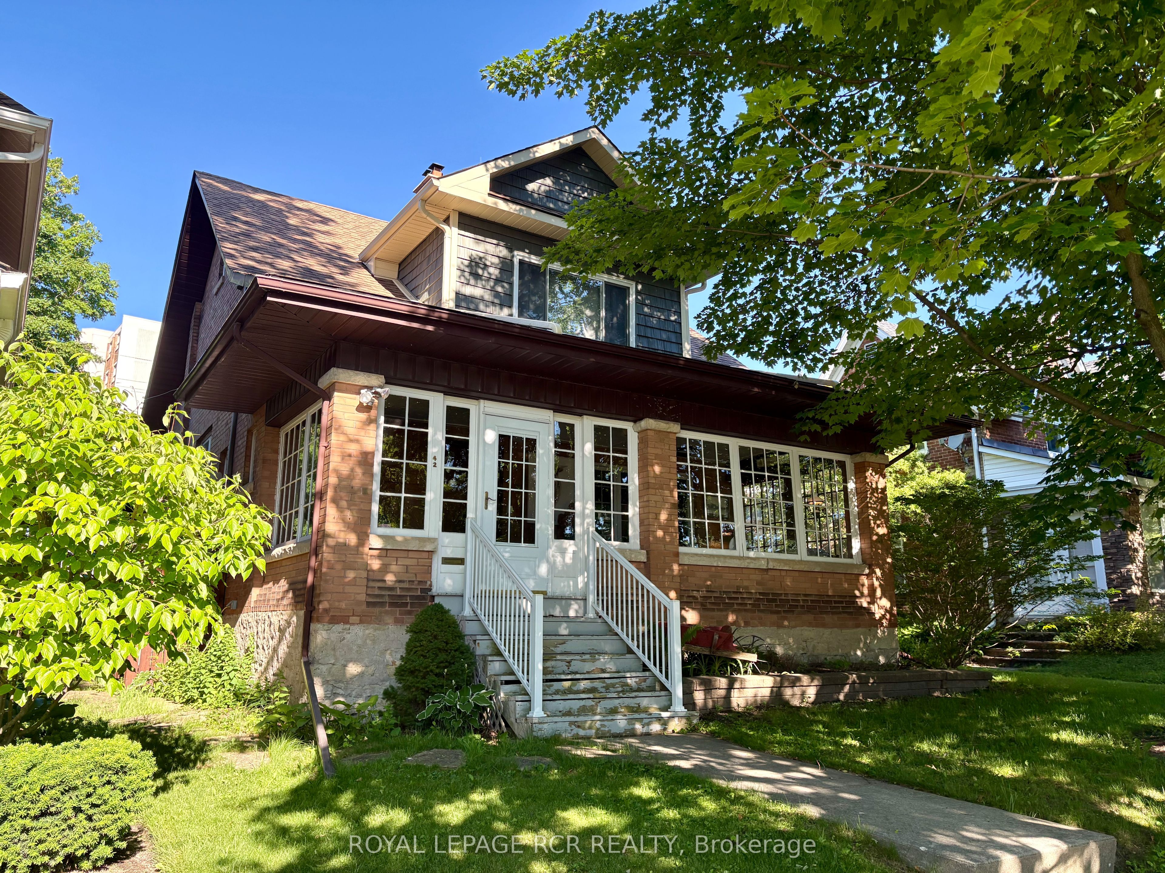 42 First Street Property Photo 1