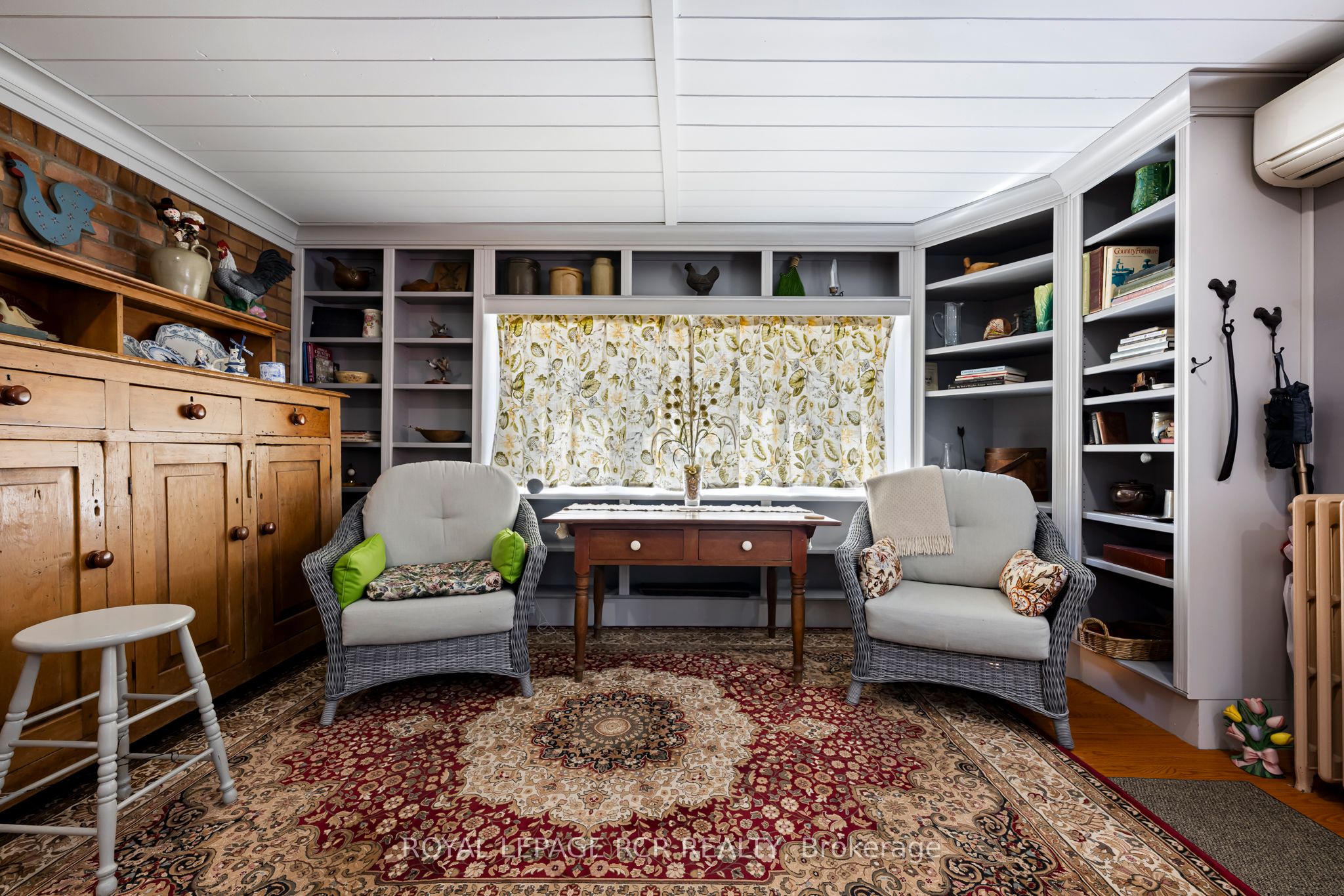42 First Street Property Photo 18