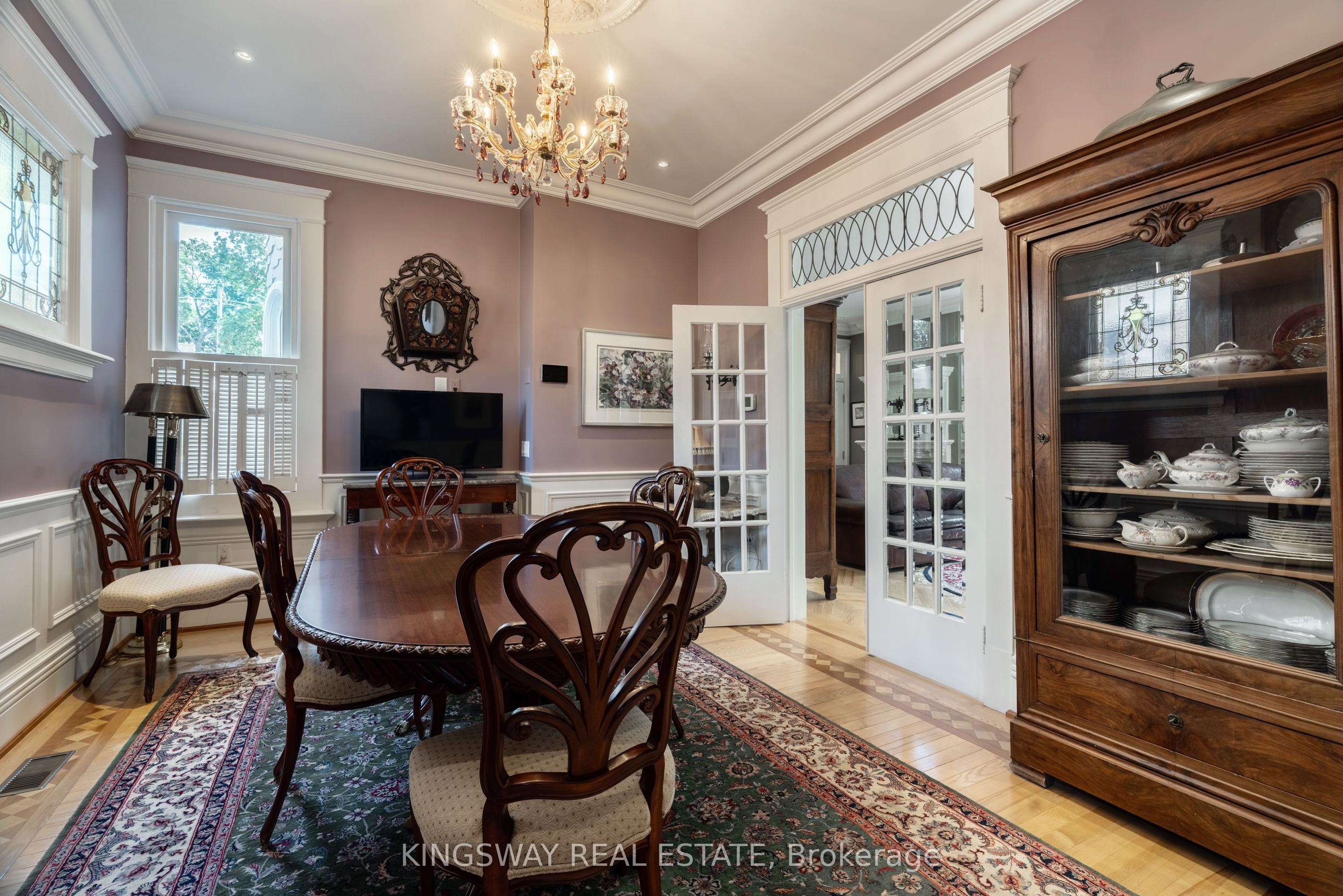 166 High Park Avenue Property Photo 7