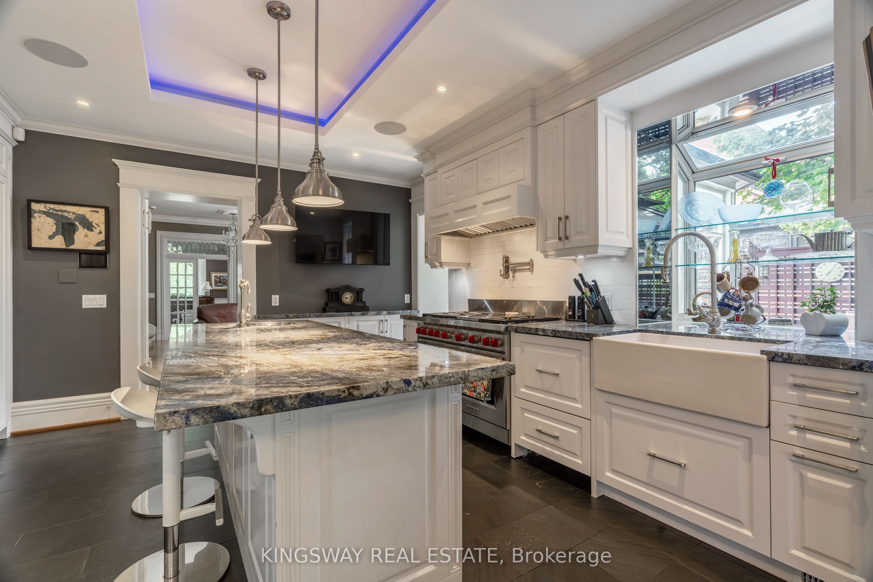 166 High Park Avenue Property Photo 15