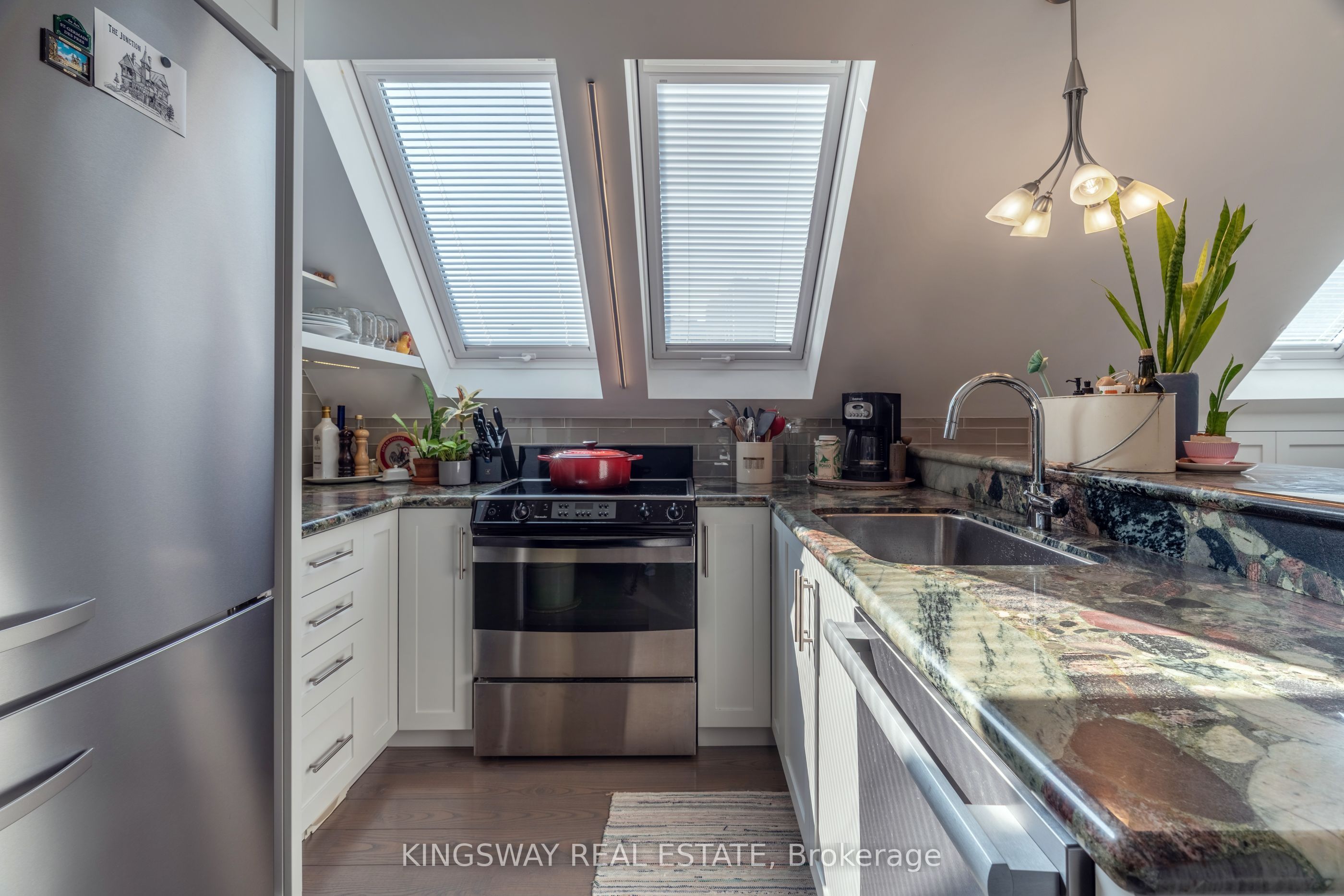 166 High Park Avenue Property Photo 29