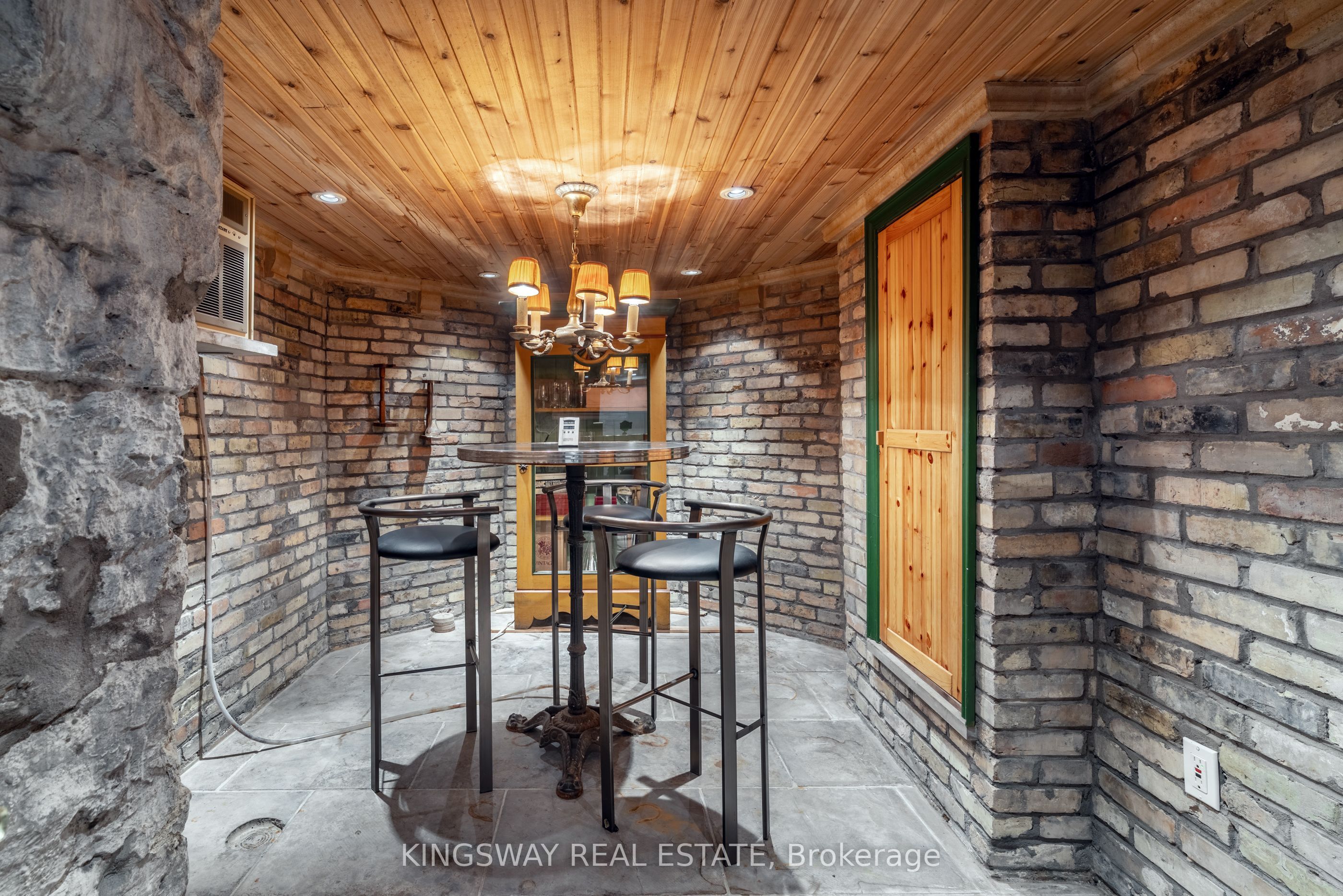 166 High Park Avenue Property Photo 40
