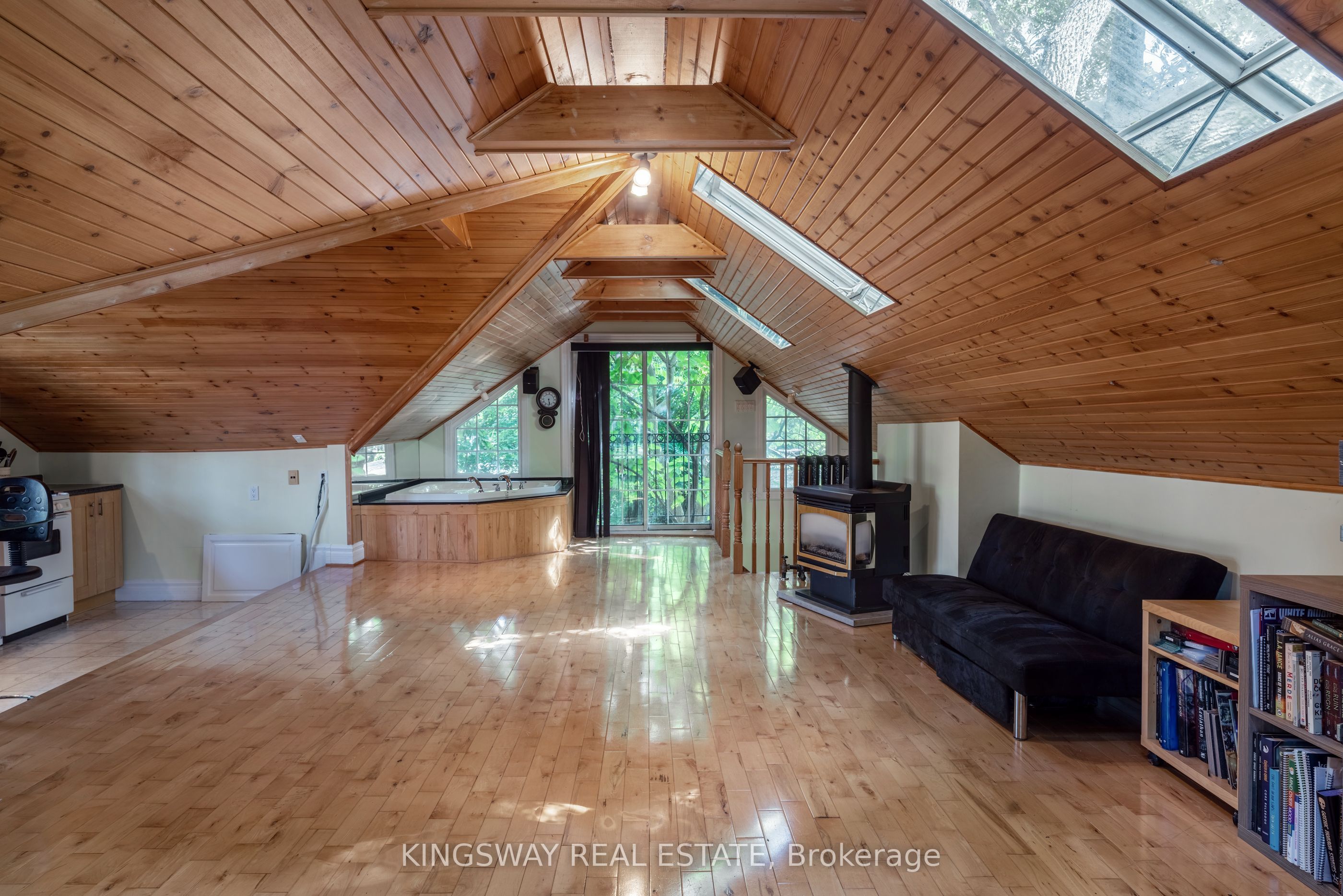 166 High Park Avenue Property Photo 43