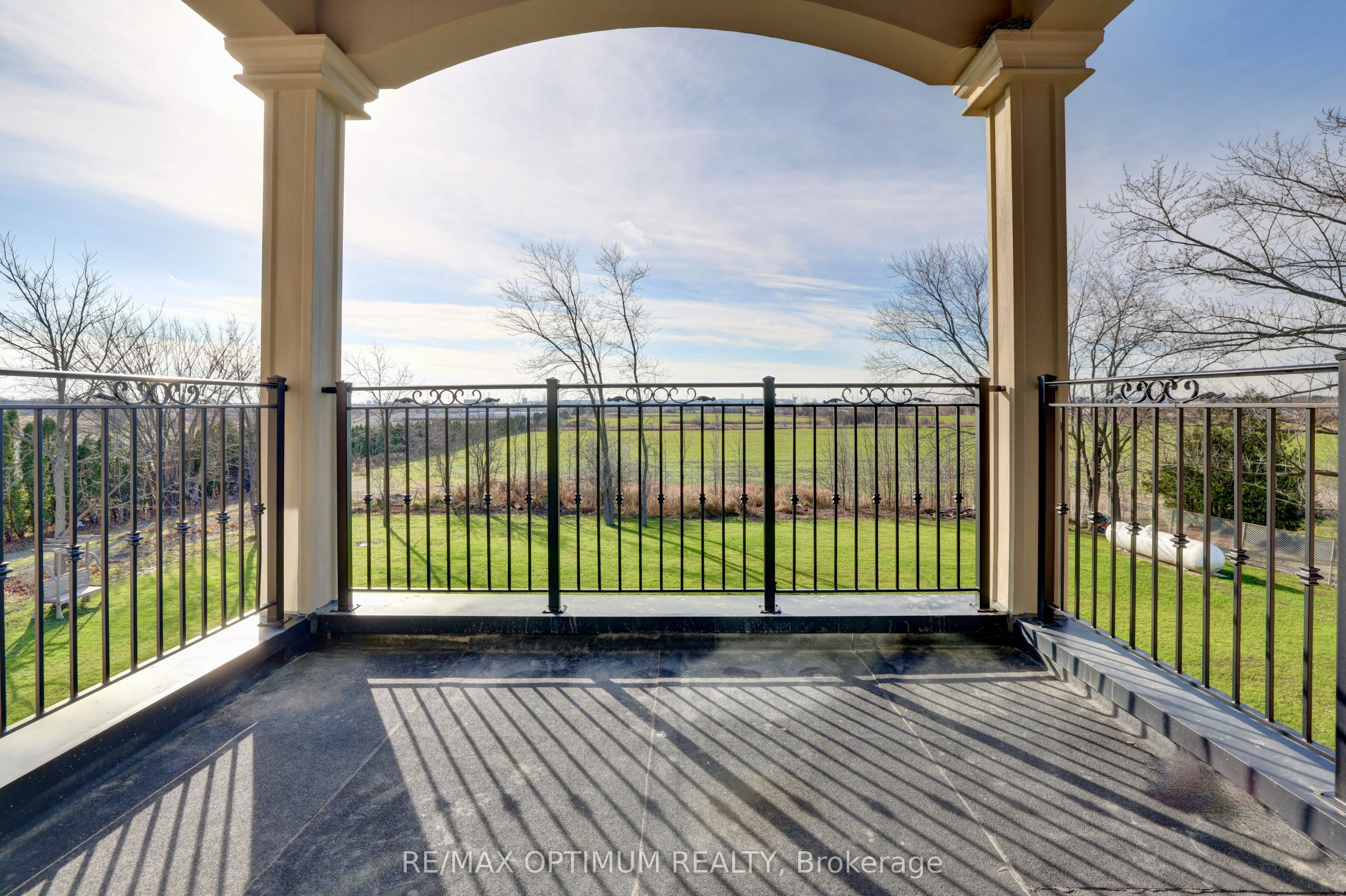 7548 Sixth Line Property Photo 29