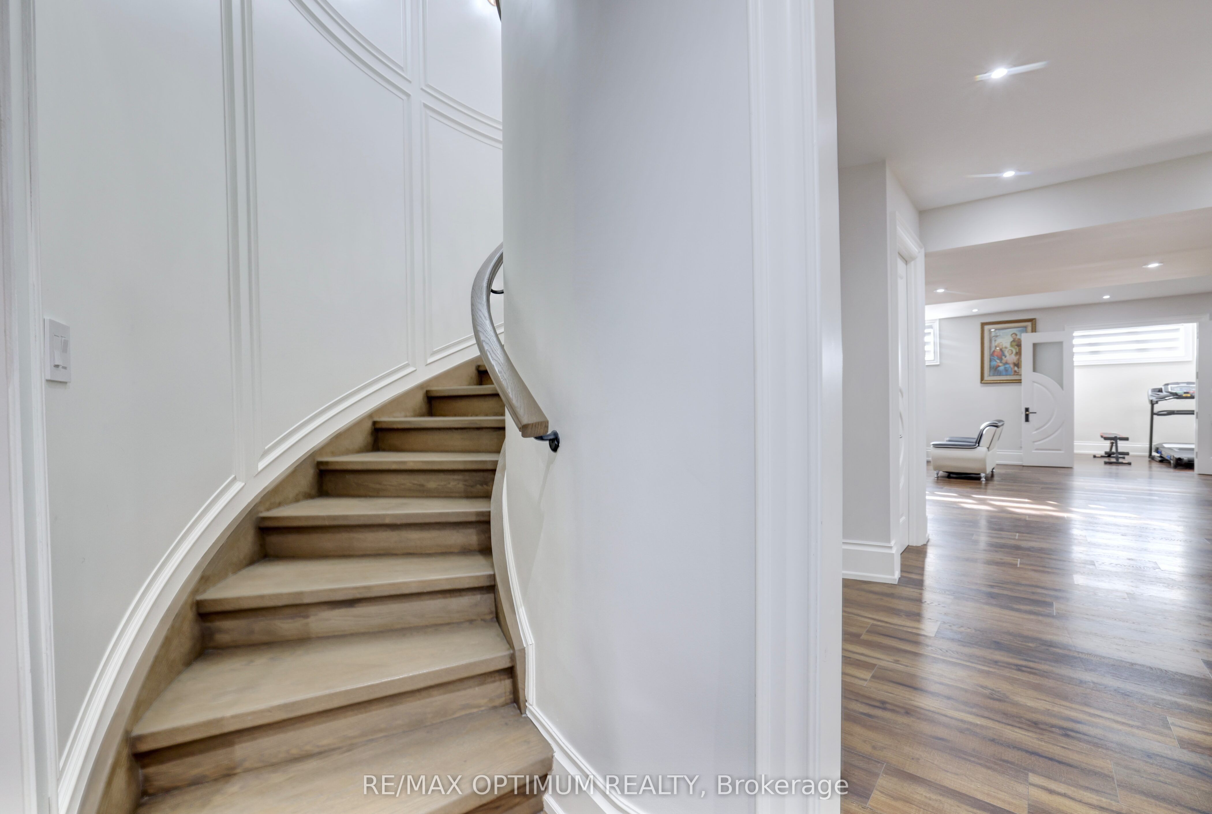 7548 Sixth Line Property Photo 38