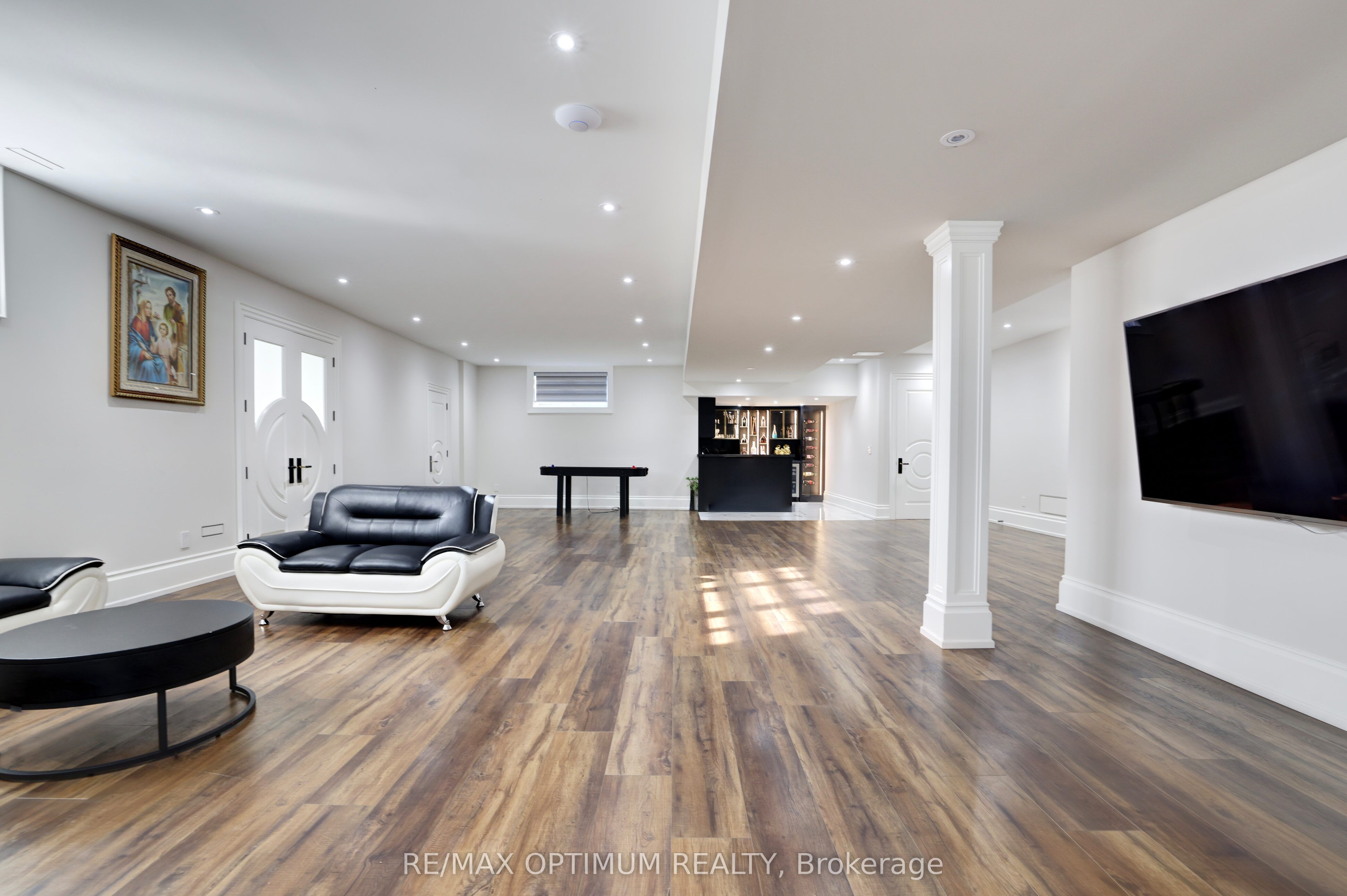 7548 Sixth Line Property Photo 39