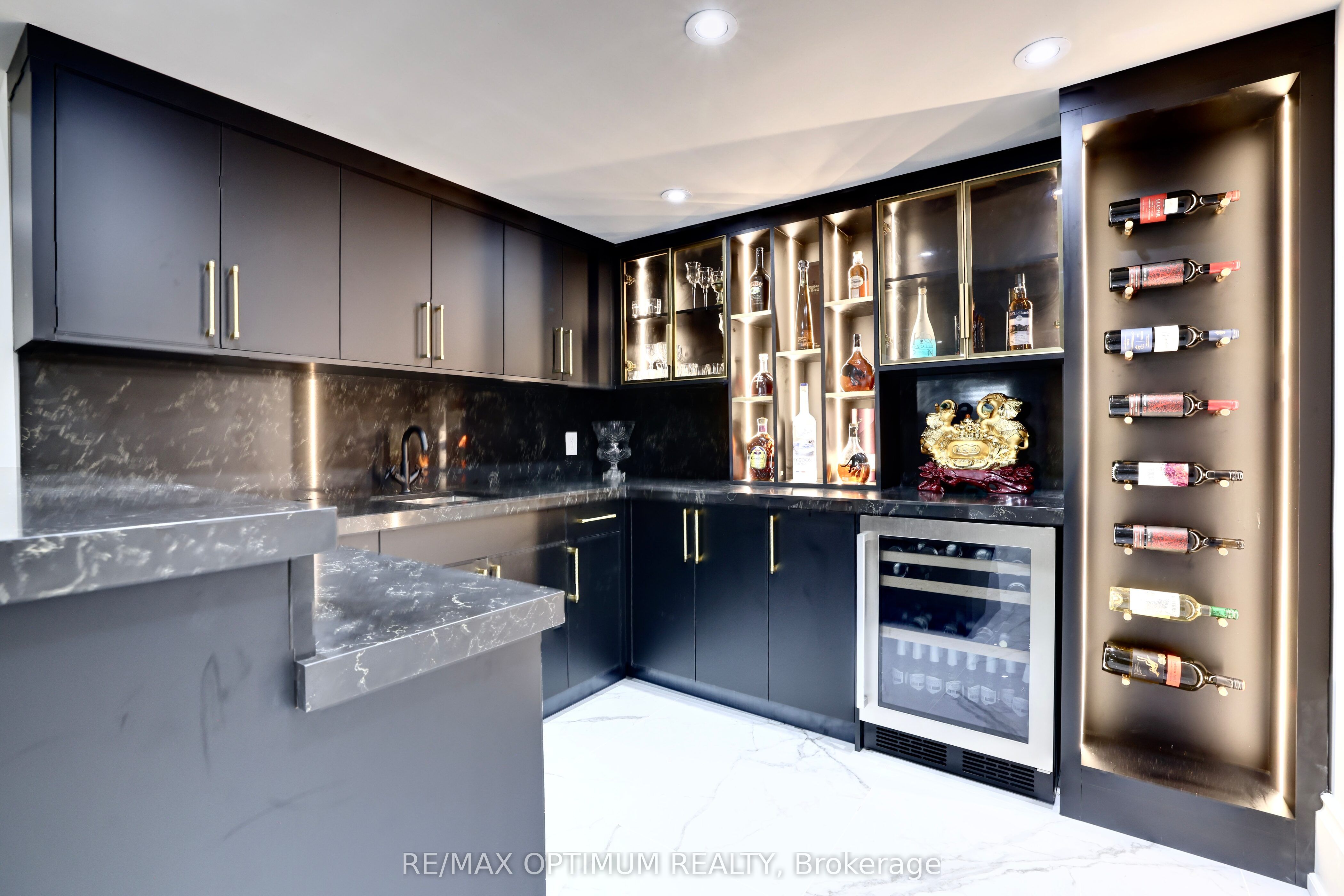 7548 Sixth Line Property Photo 41
