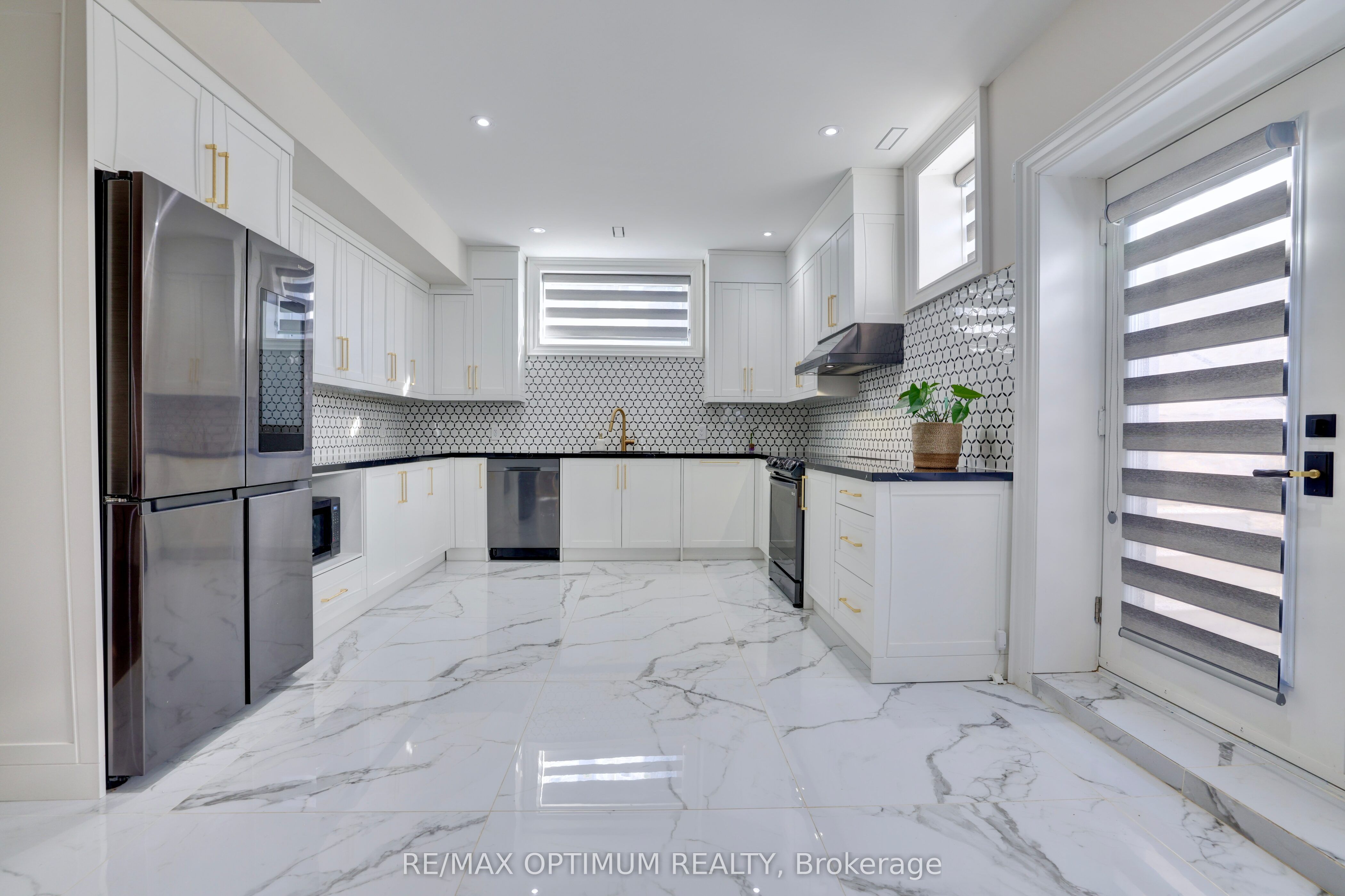 7548 Sixth Line Property Photo 42
