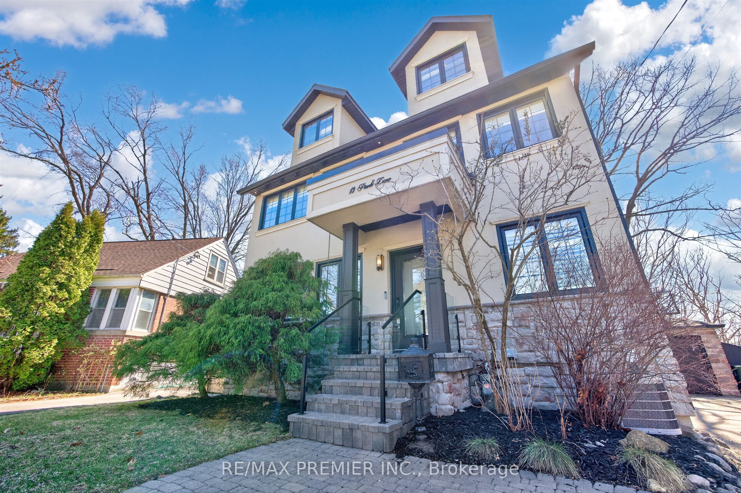 19 Park Lane Property Photo 2