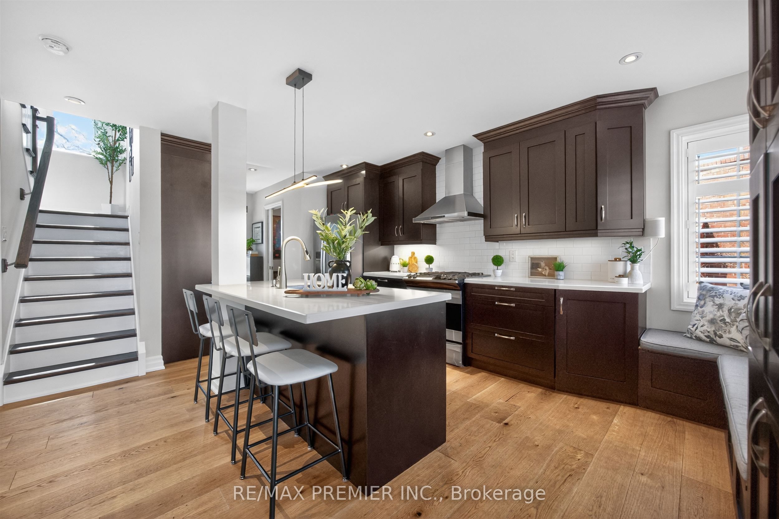 19 Park Lane Property Photo 4