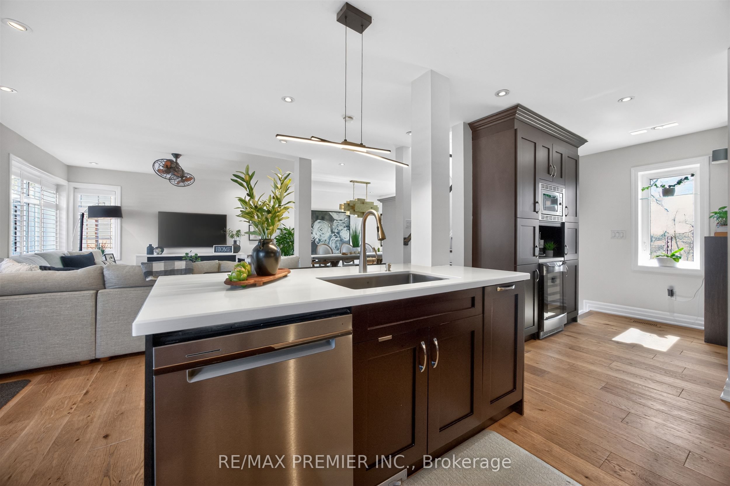 19 Park Lane Property Photo 6