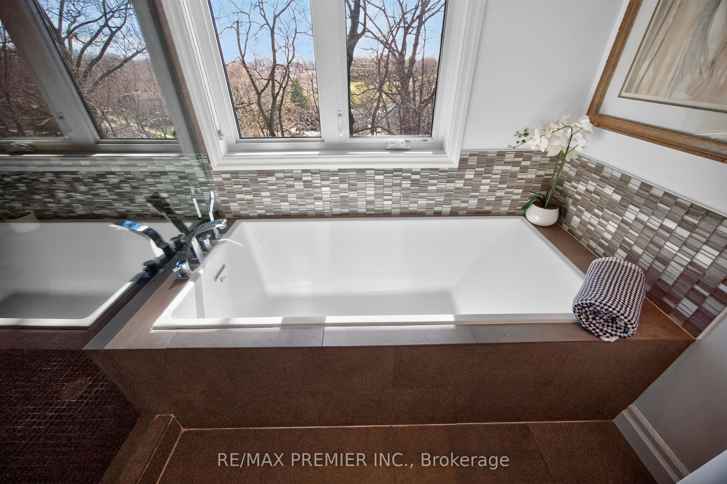 19 Park Lane Property Photo 19