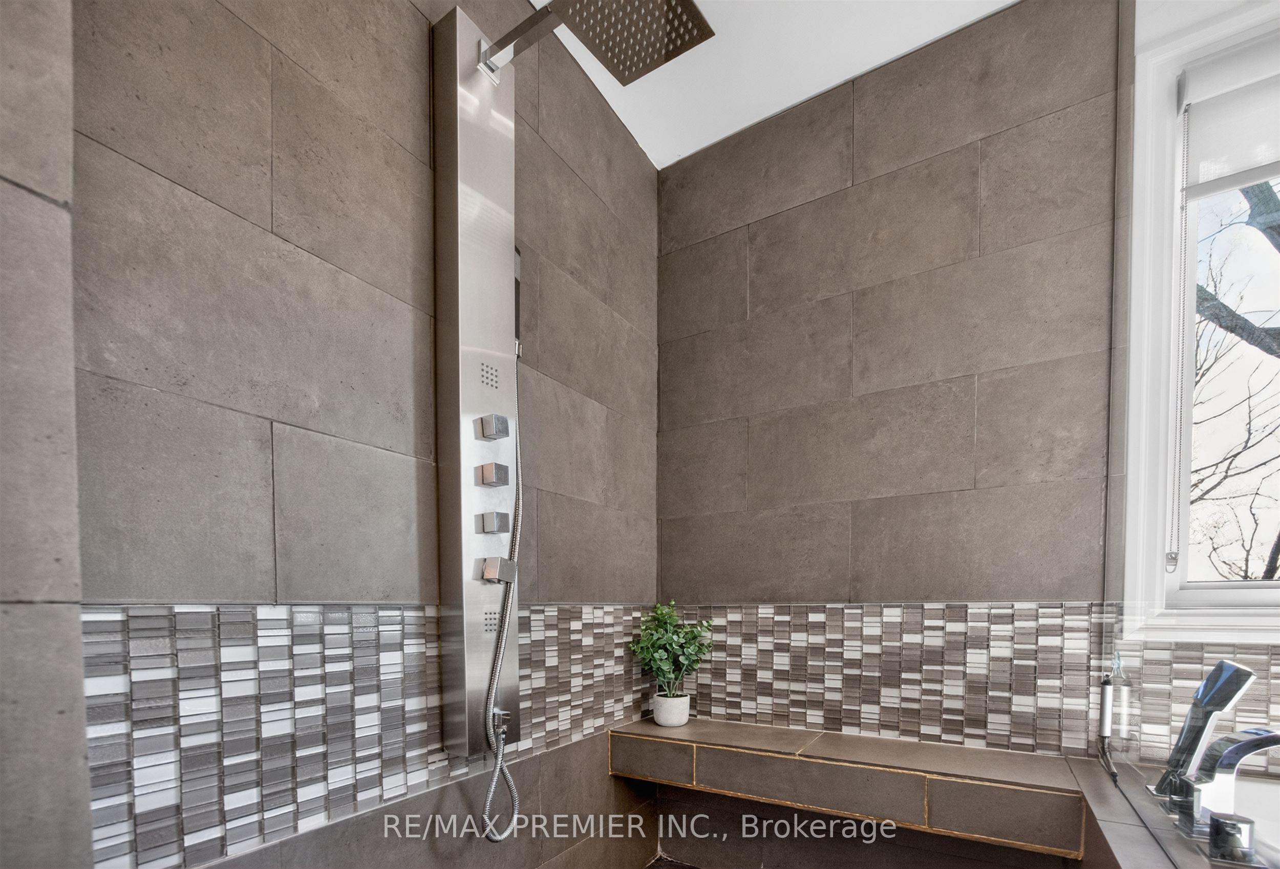 19 Park Lane Property Photo 20